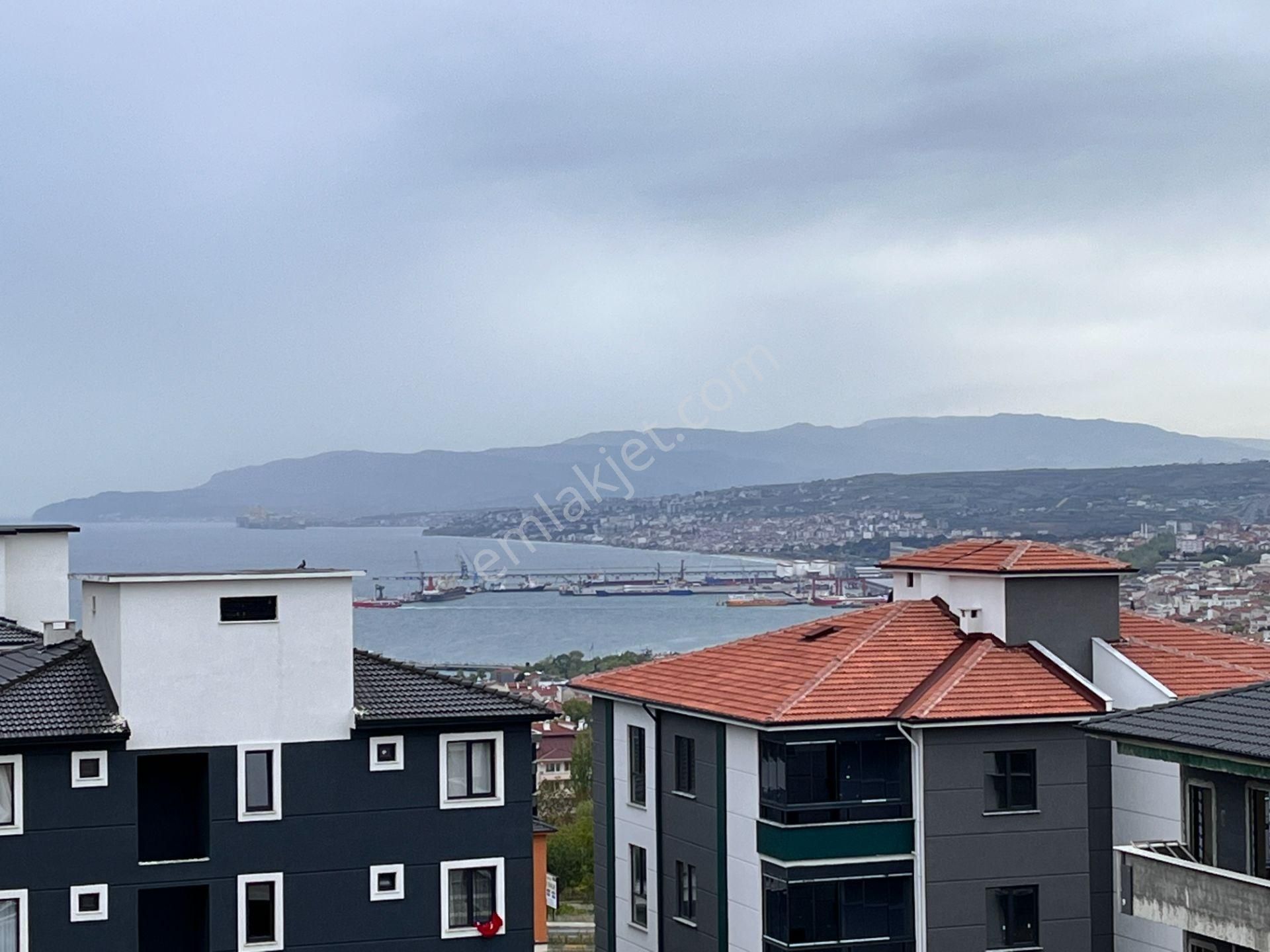 Sahibinden-deniz Manzaralı Atatürk Mahallesinde Kapalı Balkon1+1