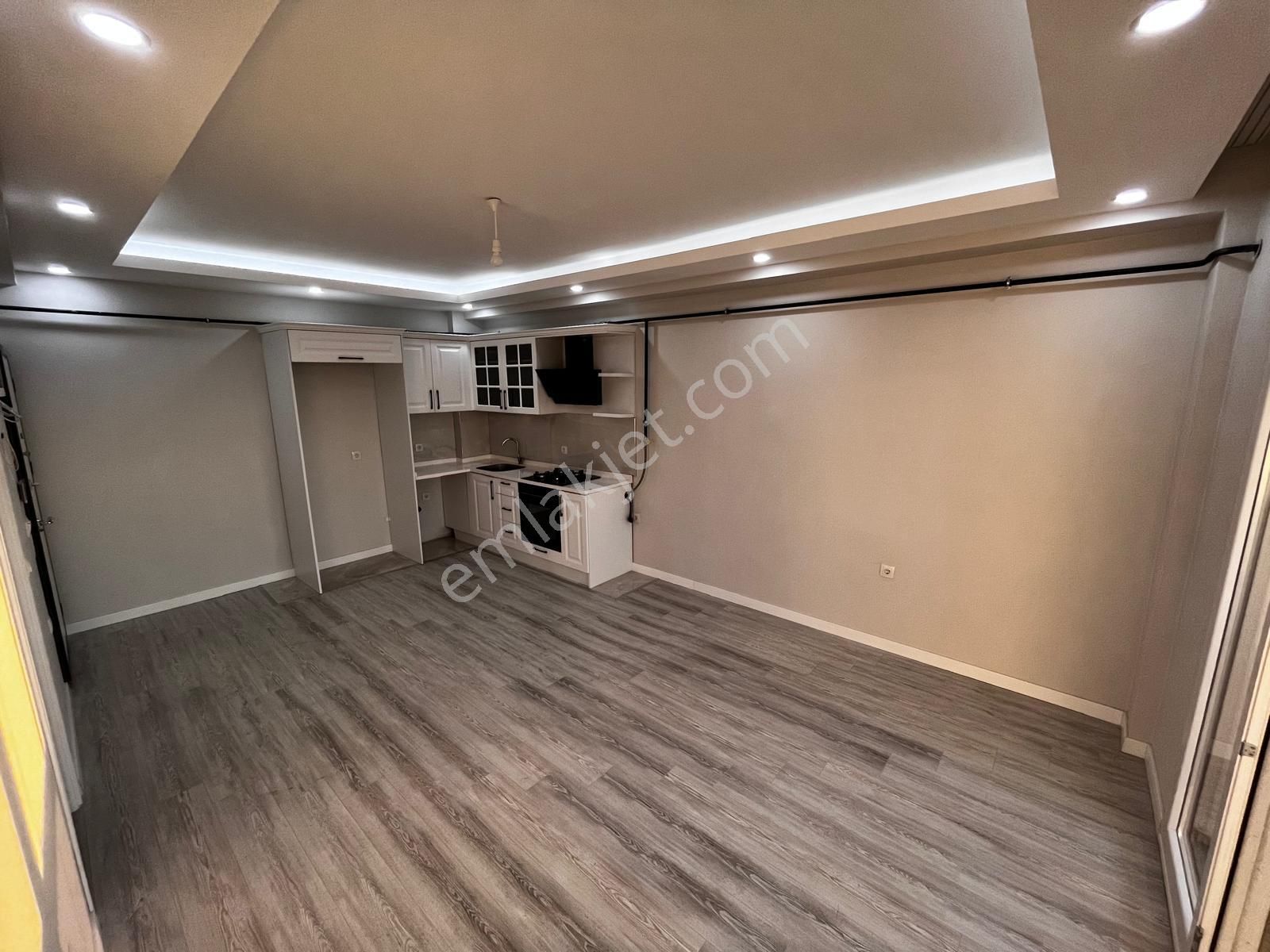 Sahibinden-deniz Manzaralı Atatürk Mahallesinde Kapalı Balkon1+1 - Görsel 4