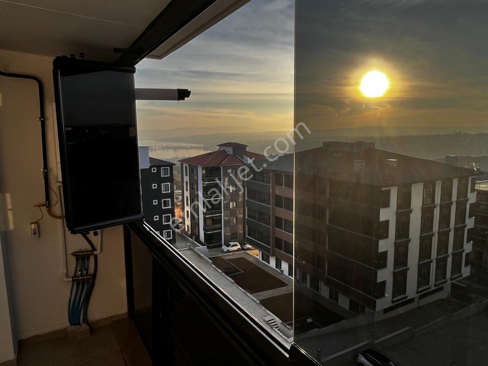 Sahibinden-deniz Manzaralı Atatürk Mahallesinde Kapalı Balkon1+1 - Görsel 9