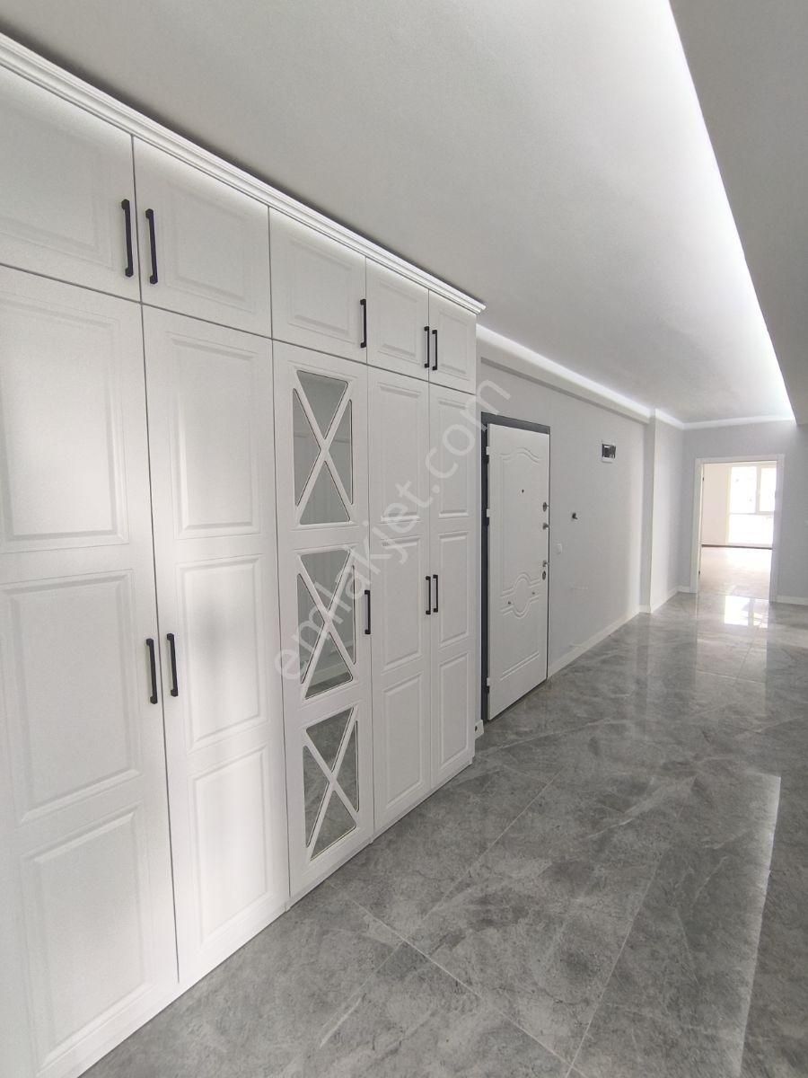 Ali Şeker'den Gökdelenler Bölgesinde Satılık Lüks 4+1 - Görsel 3