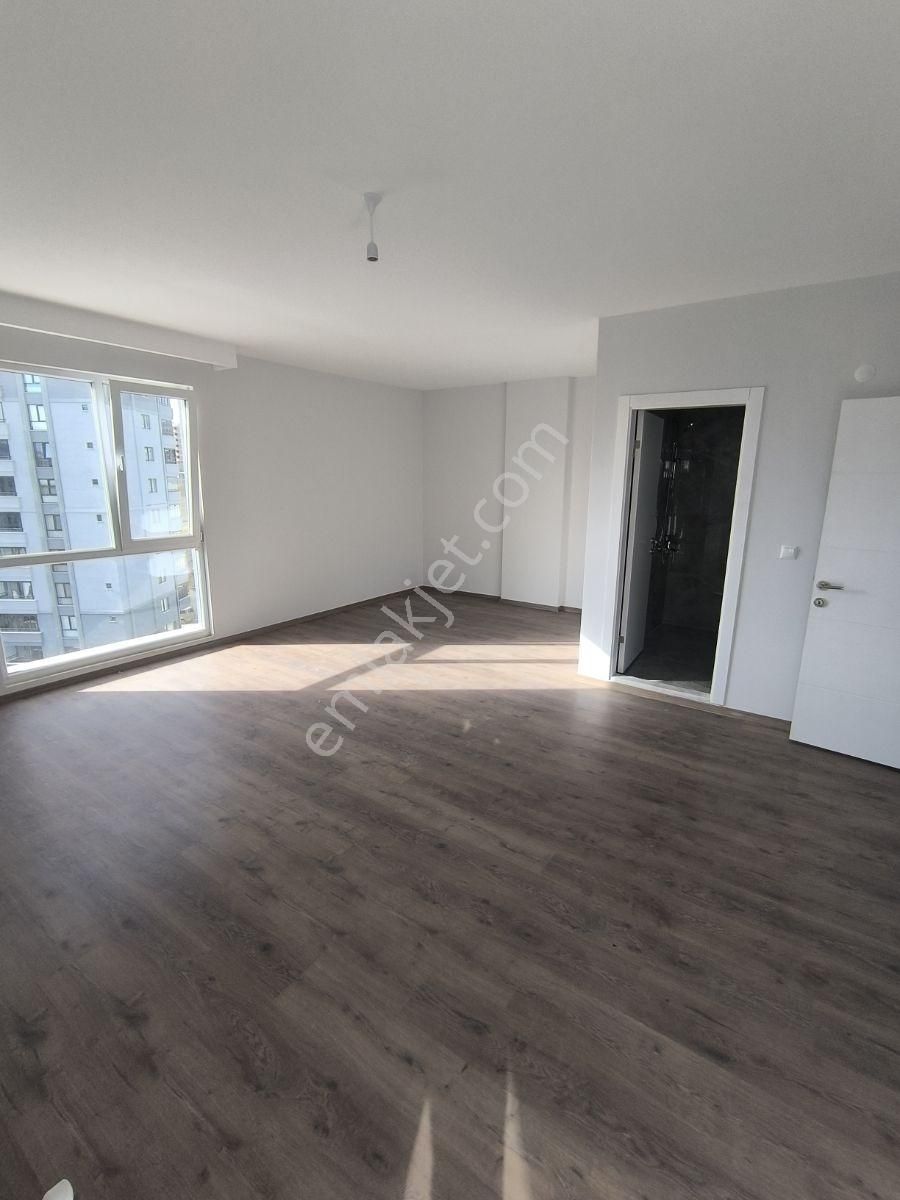 Ali Şeker'den Gökdelenler Bölgesinde Satılık Lüks 4+1 - Görsel 32