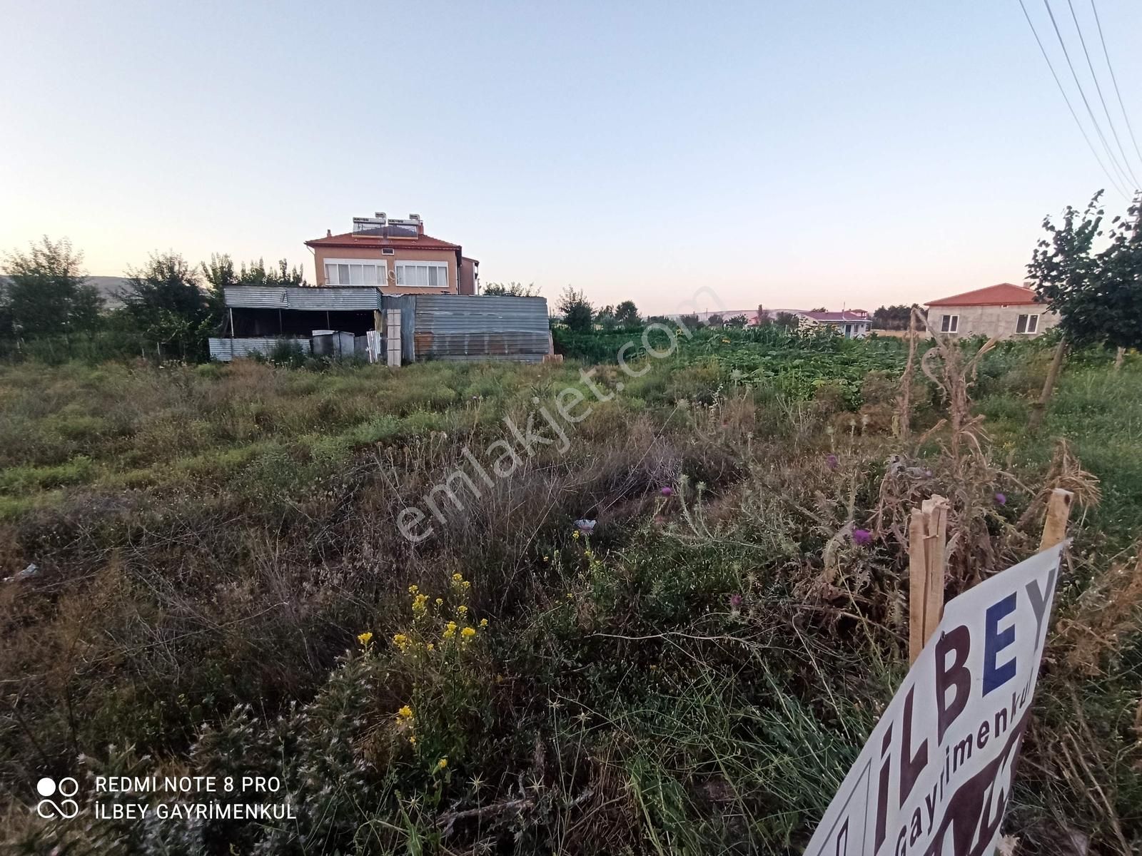 İlbey // Şuhut Merkez "istiklal" Mah.de Satılık 732 M² Arsa - Görsel 2
