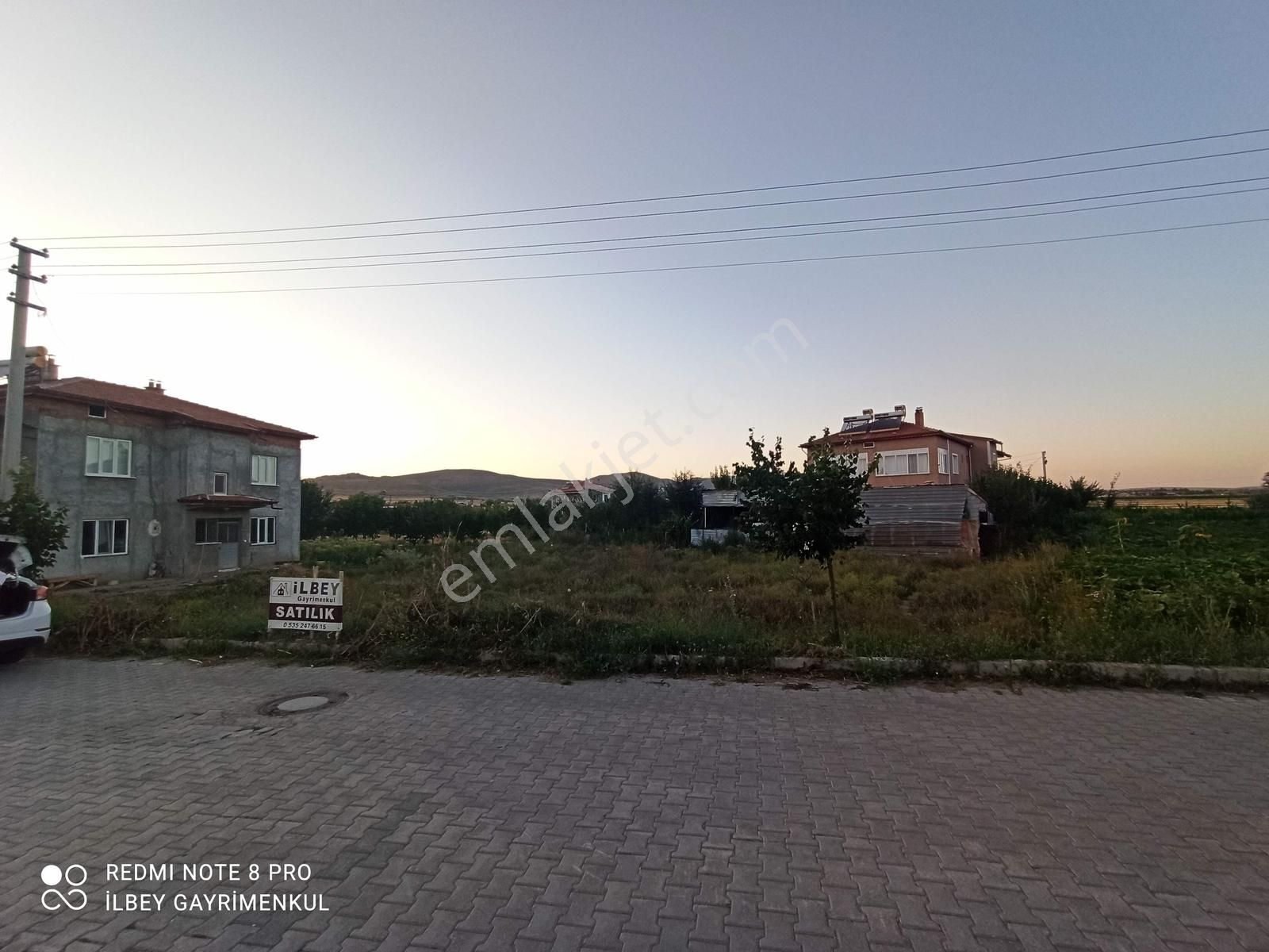 İlbey // Şuhut Merkez "istiklal" Mah.de Satılık 732 M² Arsa - Görsel 5