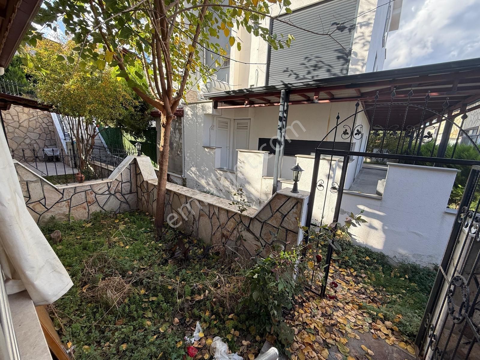 Kuşadası Davutlar Merkezine Yakın 3+1 Bahçeli Verandalı Villa - Görsel 2