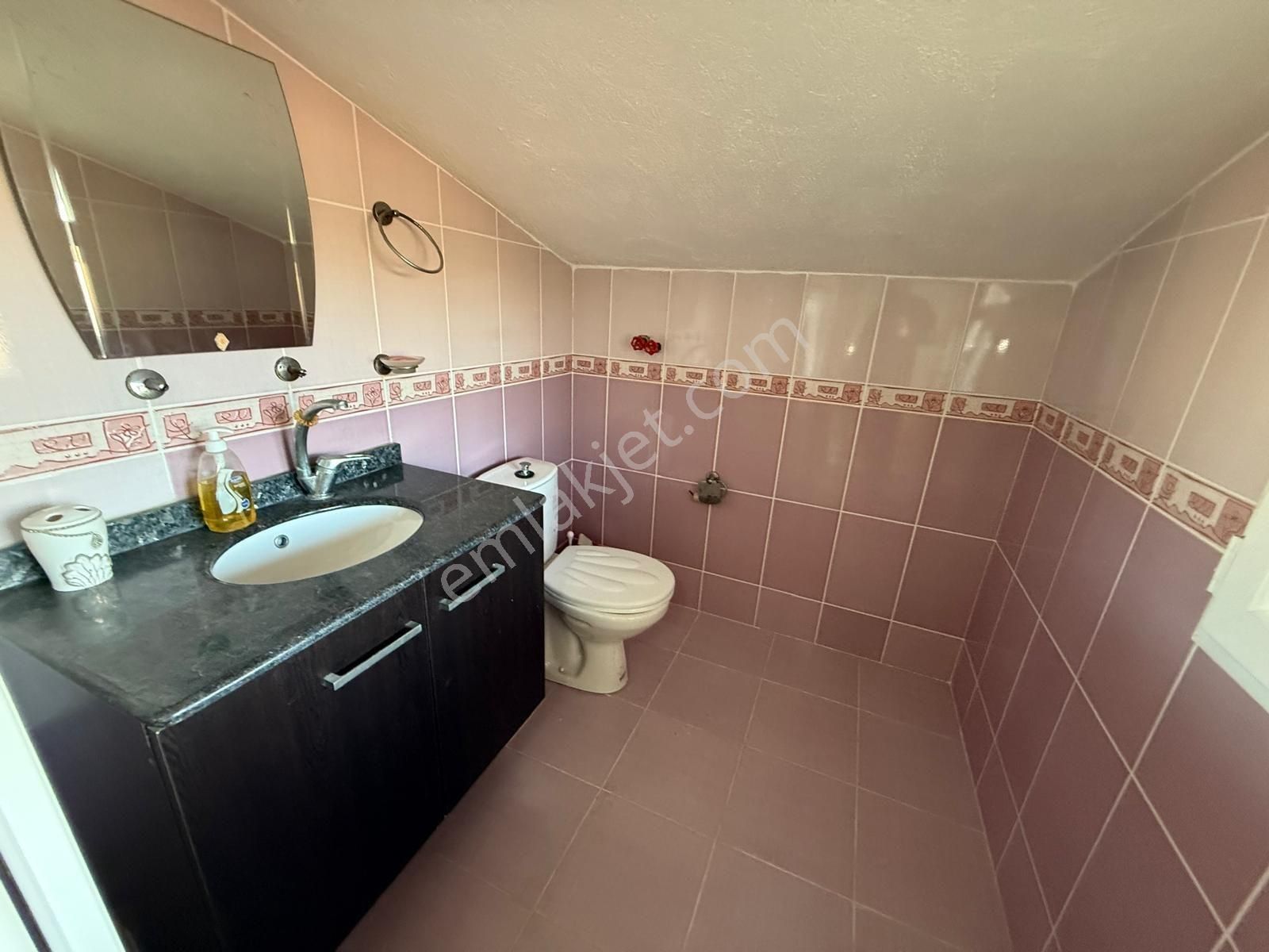 Kuşadası Davutlar Merkezine Yakın 3+1 Bahçeli Verandalı Villa - Görsel 20