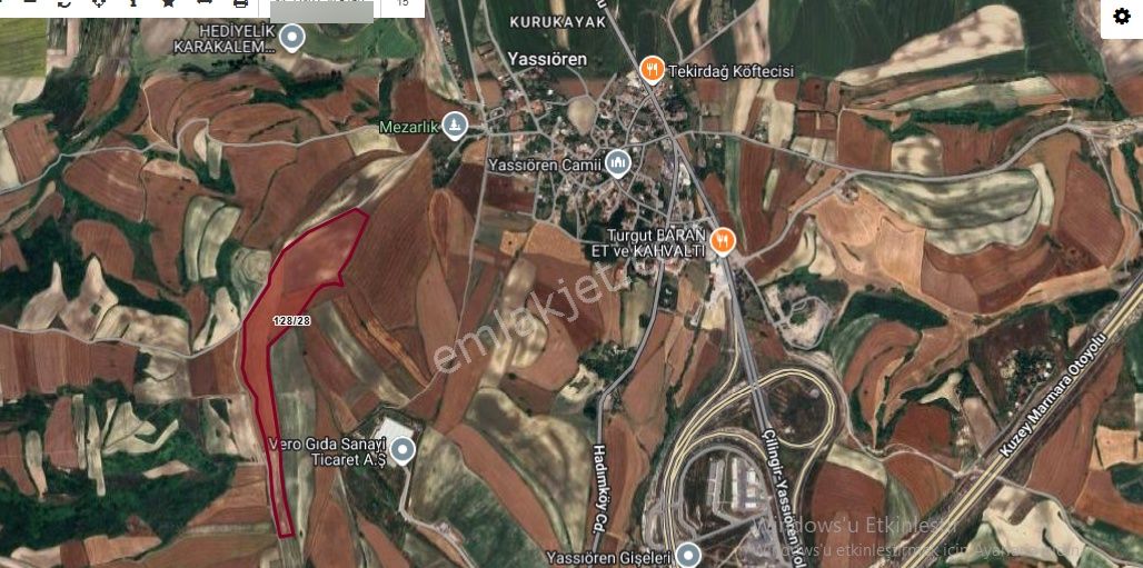 Arnavutköy Yassıörende Satılık Arsa , 968 M2 Hisseli Yolu Var