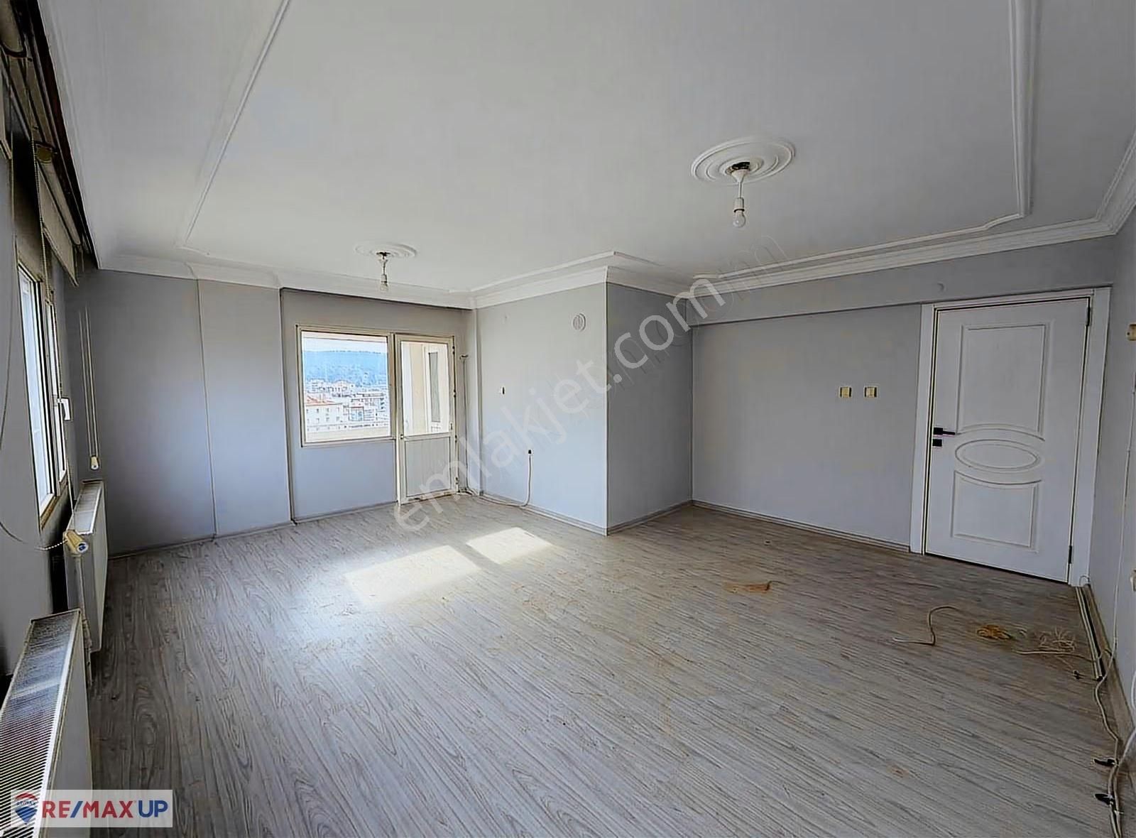Buca Yıldız Mh. Site İçi Asansörlü Kiralık 3+1 Daire - Görsel 2
