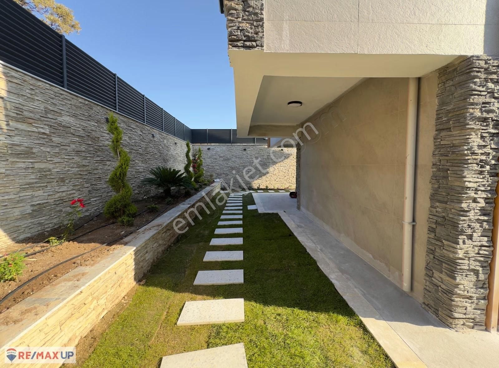 İzmir'in İncisi Çandarlı'da Deniz Manzaralı Lüks Müstakil Villa - Görsel 23