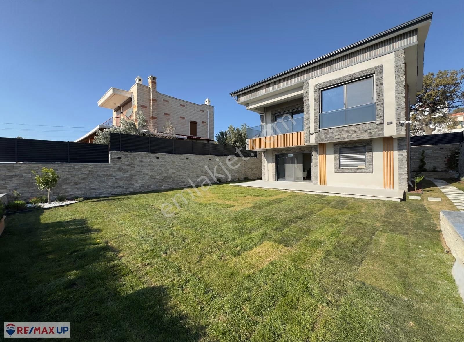 İzmir'in İncisi Çandarlı'da Deniz Manzaralı Lüks Müstakil Villa - Görsel 31