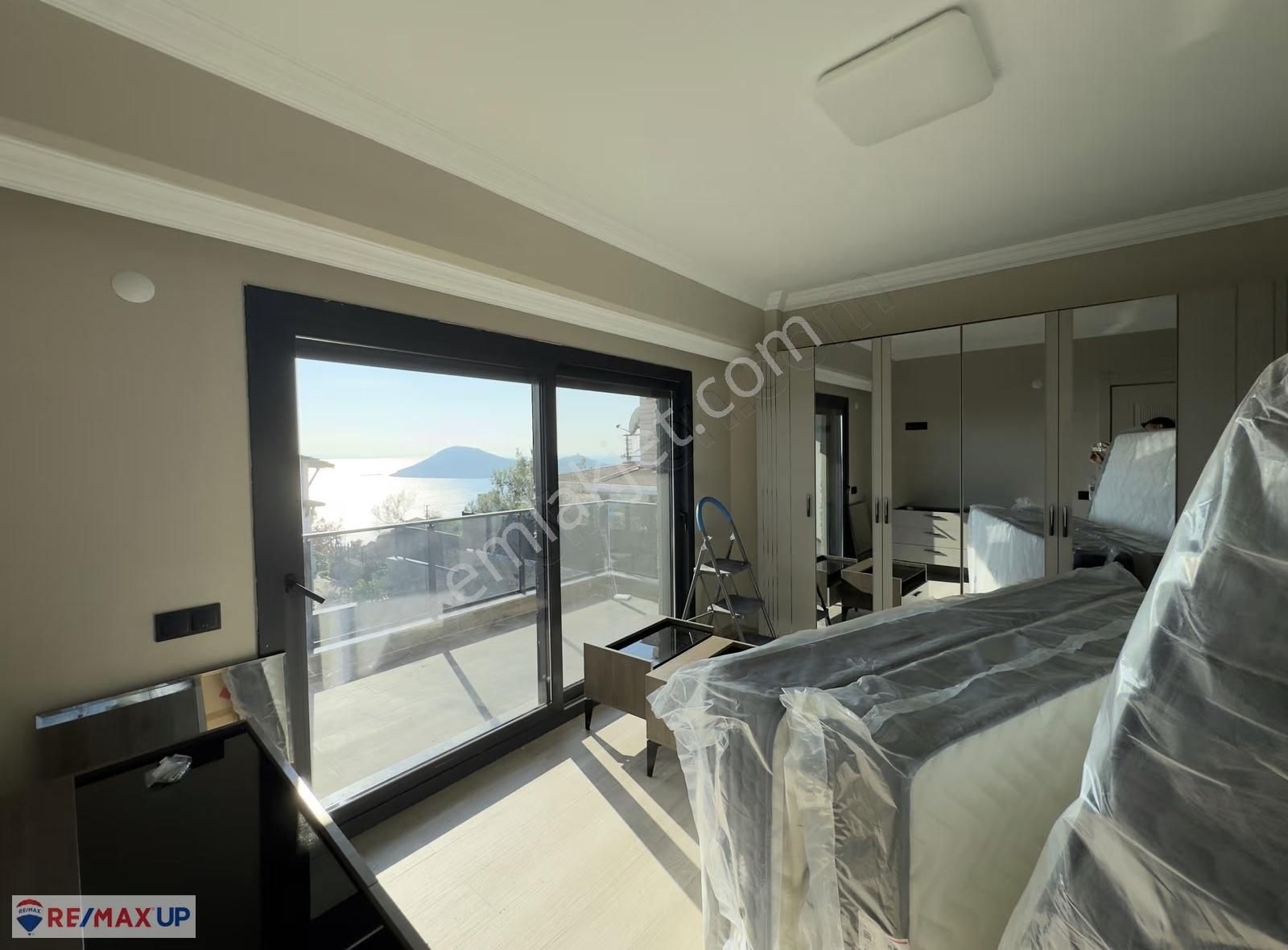 İzmir'in İncisi Çandarlı'da Deniz Manzaralı Lüks Müstakil Villa - Görsel 17