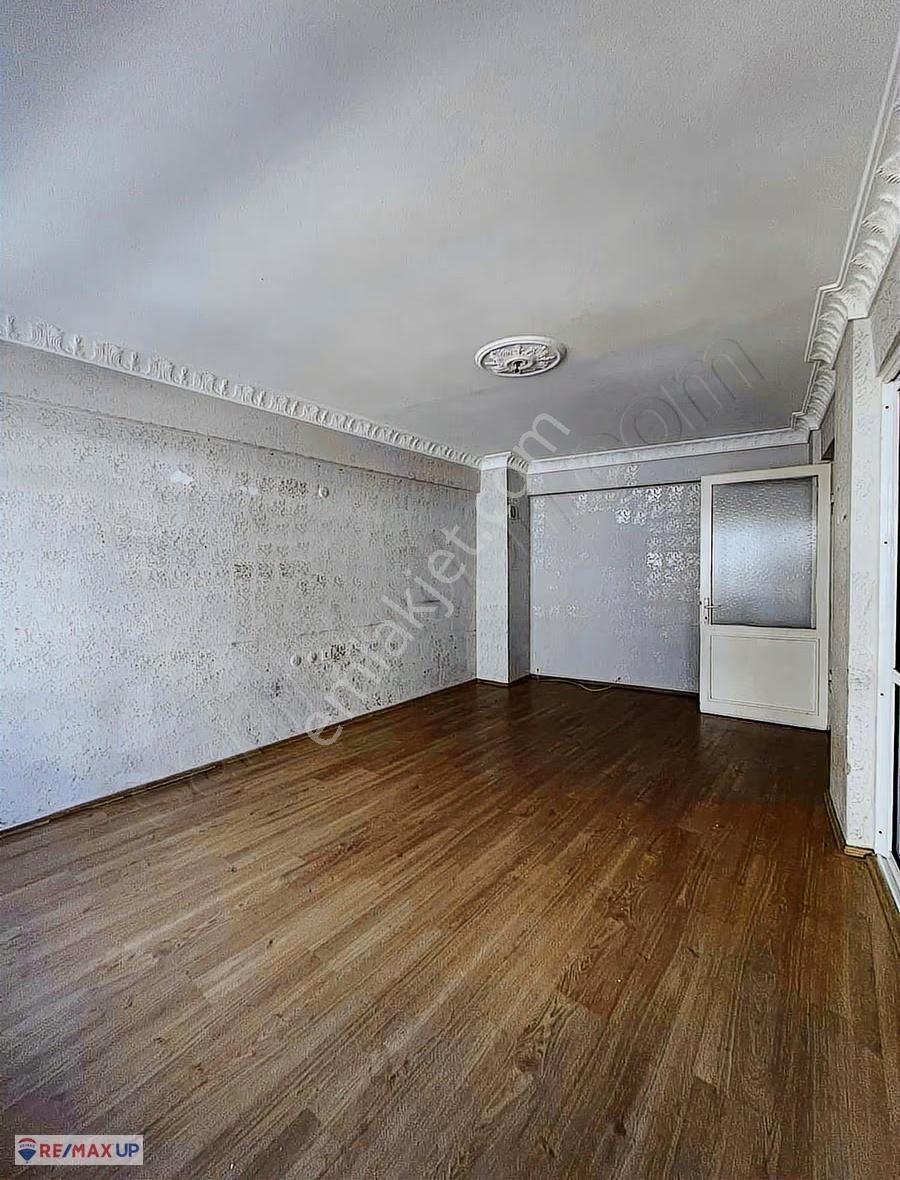 Ata Caddesi Üzerinde Kiralık 3+1 - Görsel 2