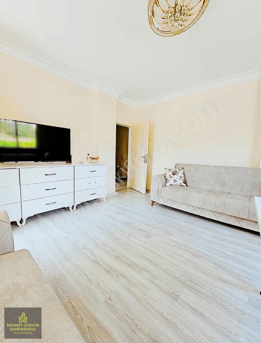 100.yılda Köşe Parsel Tek Tapu Bahçeli Satılık 3 Katlı Ev - Görsel 4