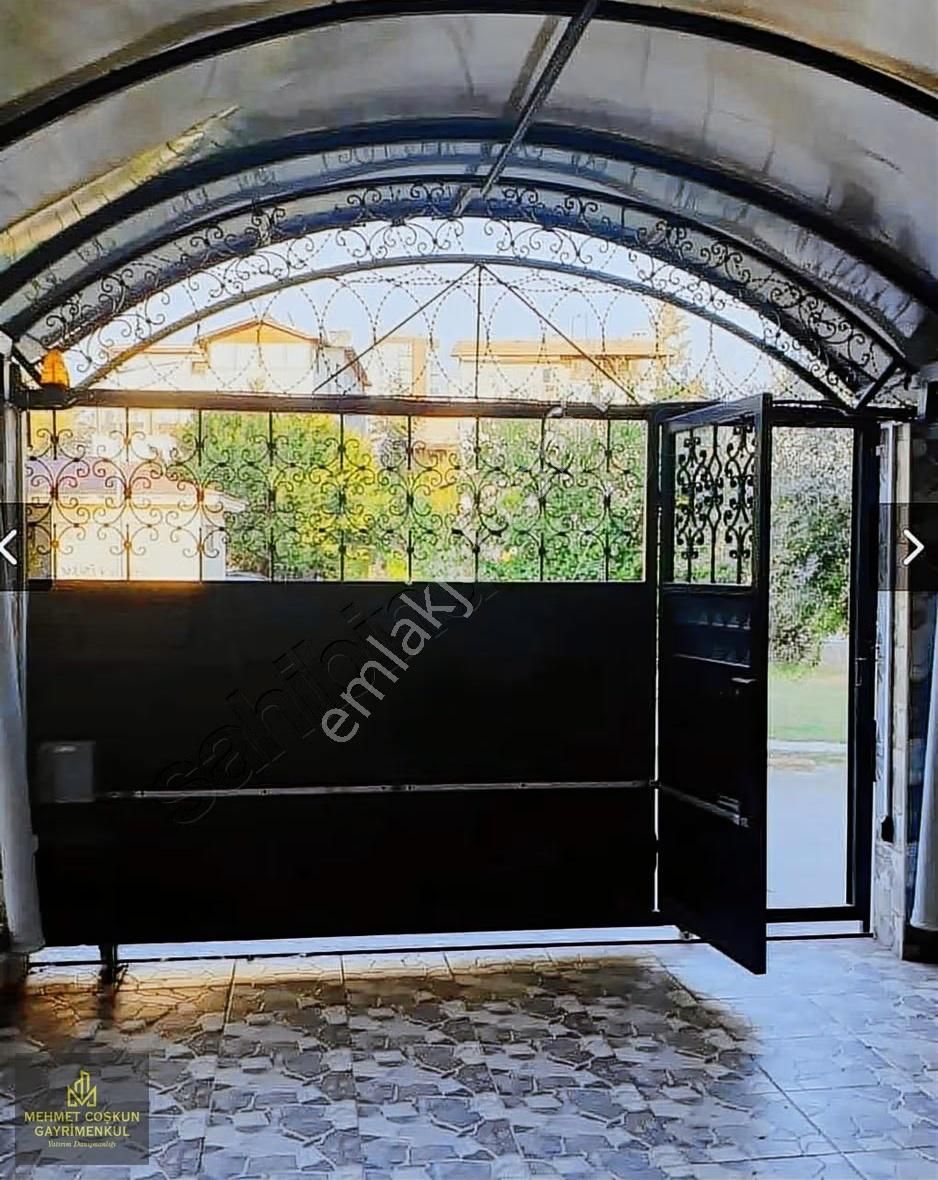 100.yılda Köşe Parsel Tek Tapu Bahçeli Satılık 3 Katlı Ev - Görsel 18