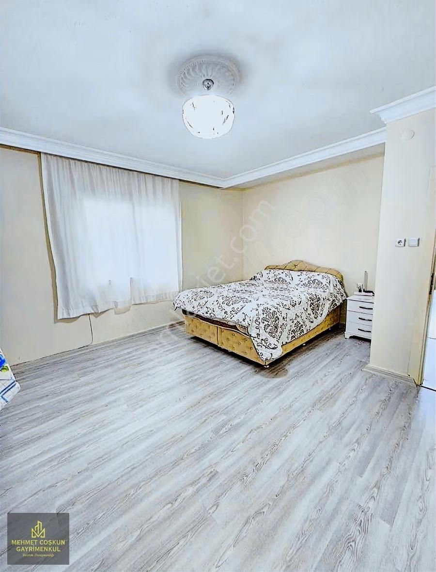 100.yılda Köşe Parsel Tek Tapu Bahçeli Satılık 3 Katlı Ev - Görsel 16