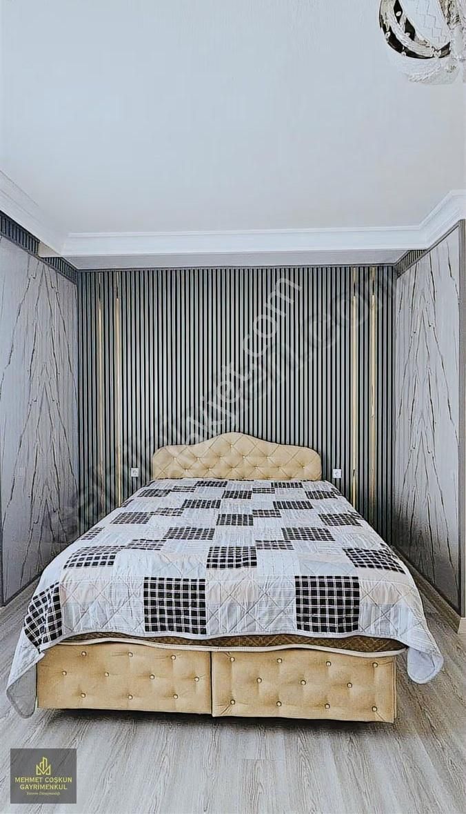 100.yılda Köşe Parsel Tek Tapu Bahçeli Satılık 3 Katlı Ev - Görsel 10