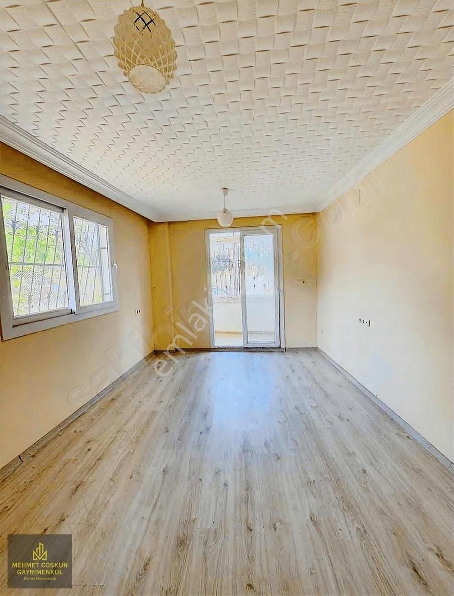 100.yılda Köşe Parsel Tek Tapu Bahçeli Satılık 3 Katlı Ev - Görsel 8