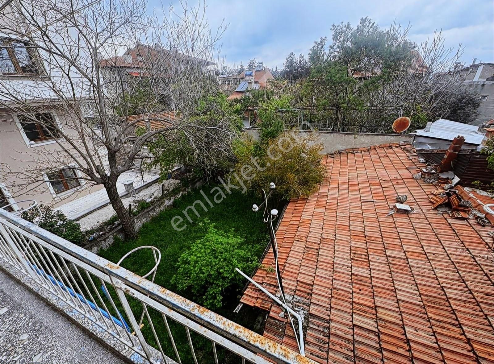 Şirin Evlerde İki Katlı Satılık Ev - Görsel 8