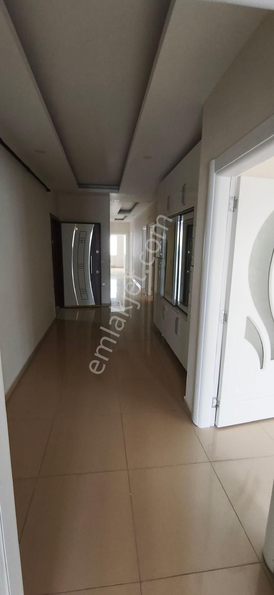 Kılıç Group Tan Satılık Gölcük Mah 4+1 Ara Kat Midyat Ana Yolu Üzerinde - Görsel 3