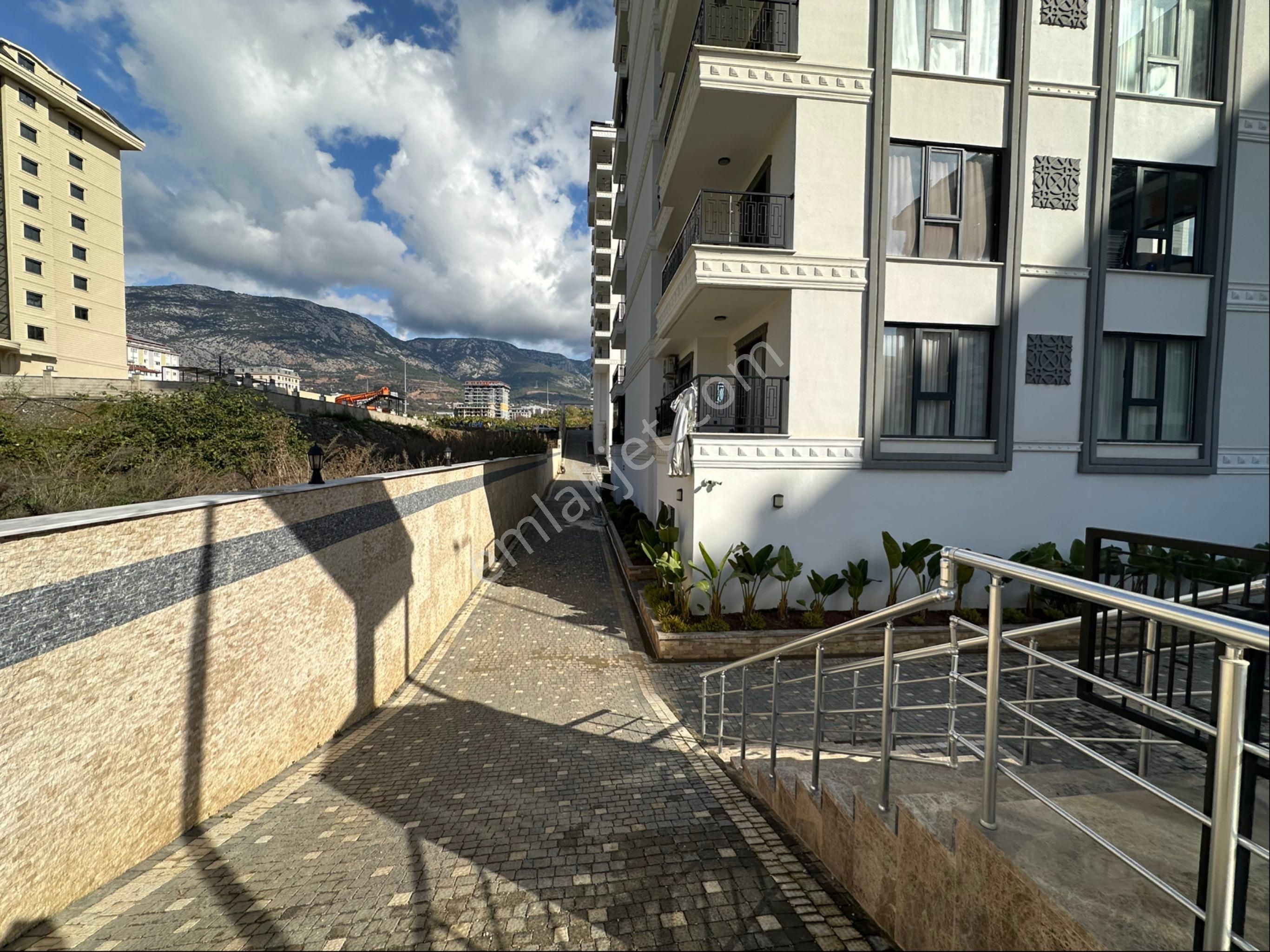 Mahmutlar’da Merkez’de 1+1 Activiteli Kiralık Daire - Görsel 30