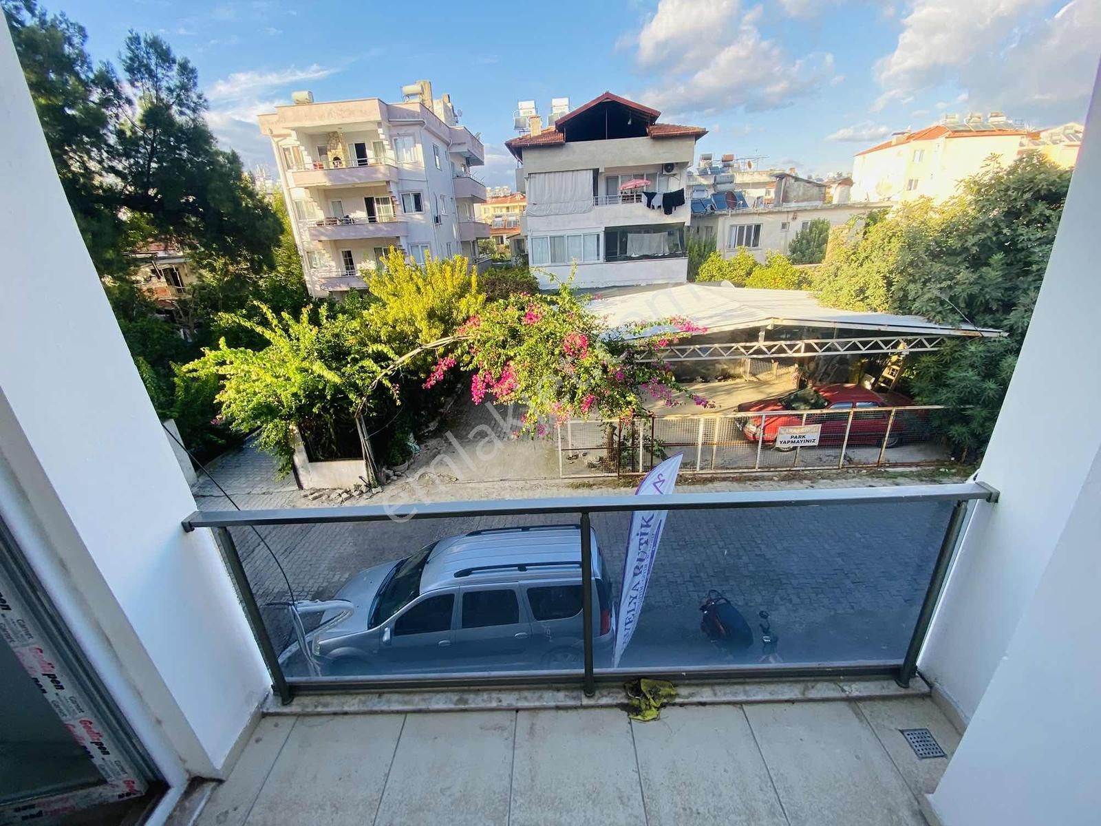 Dalaman Merkezde Satılık Full Kredili Geniş 47 M2 Net Ara Kat - Görsel 9