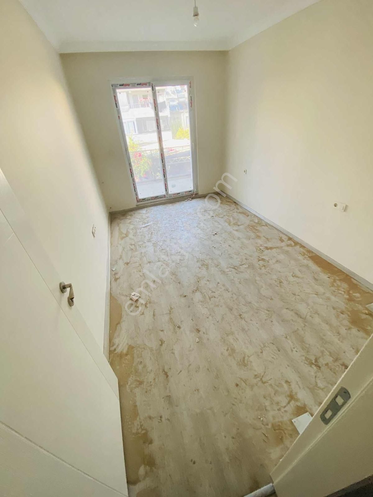 Dalaman Merkezde Satılık Full Kredili Geniş 47 M2 Net Ara Kat - Görsel 7