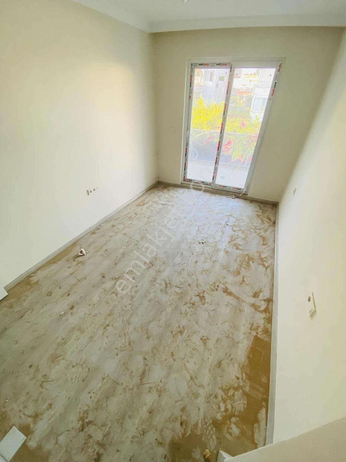 Dalaman Merkezde Satılık Full Kredili Geniş 47 M2 Net Ara Kat - Görsel 5