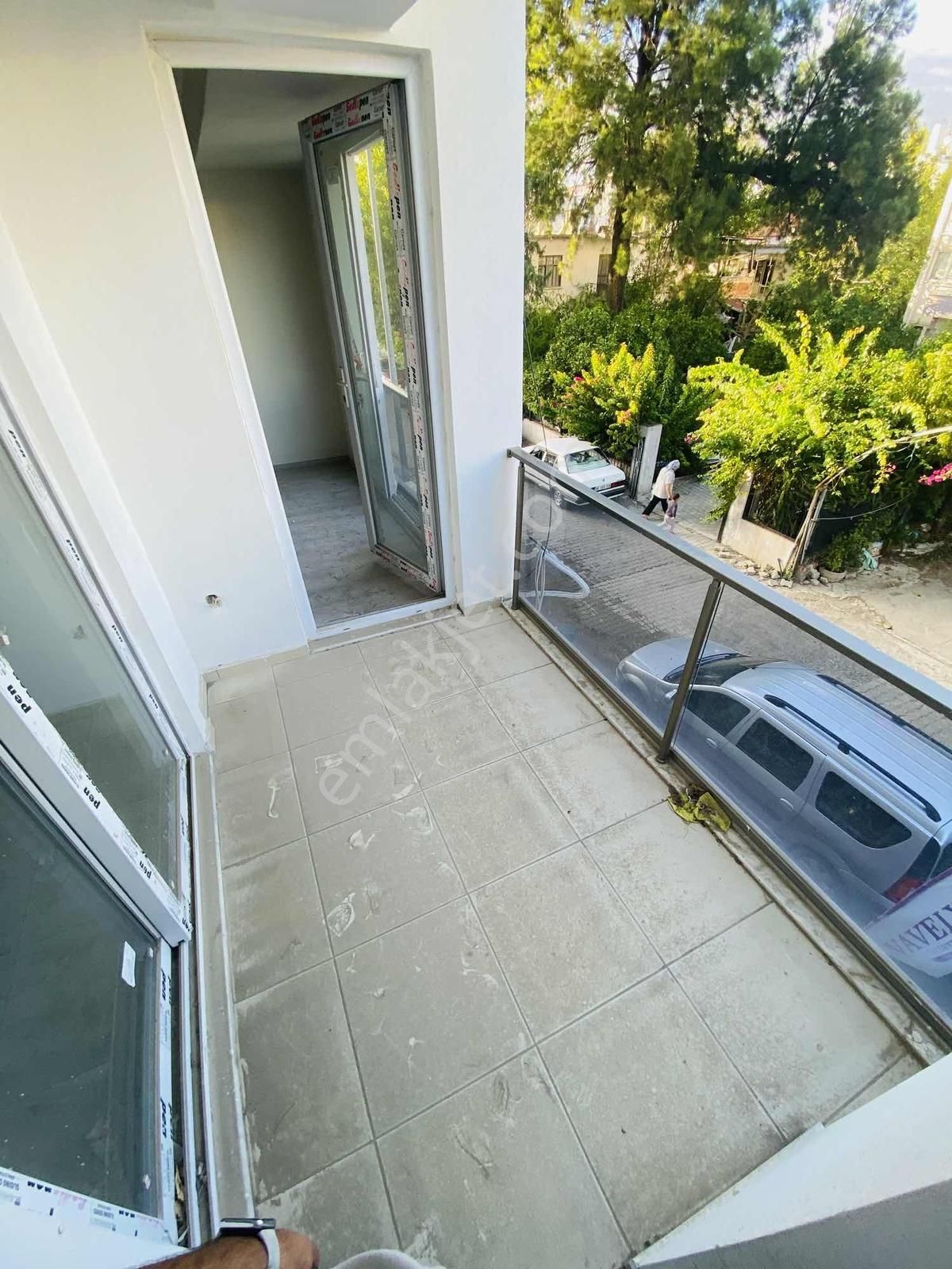 Dalaman Merkezde Satılık Full Kredili Geniş 47 M2 Net Ara Kat - Görsel 11