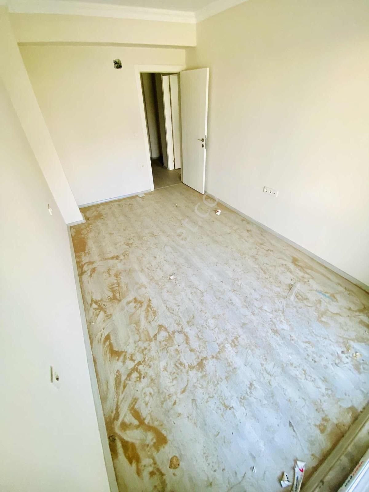 Dalaman Merkezde Satılık Full Kredili Geniş 47 M2 Net Ara Kat - Görsel 6