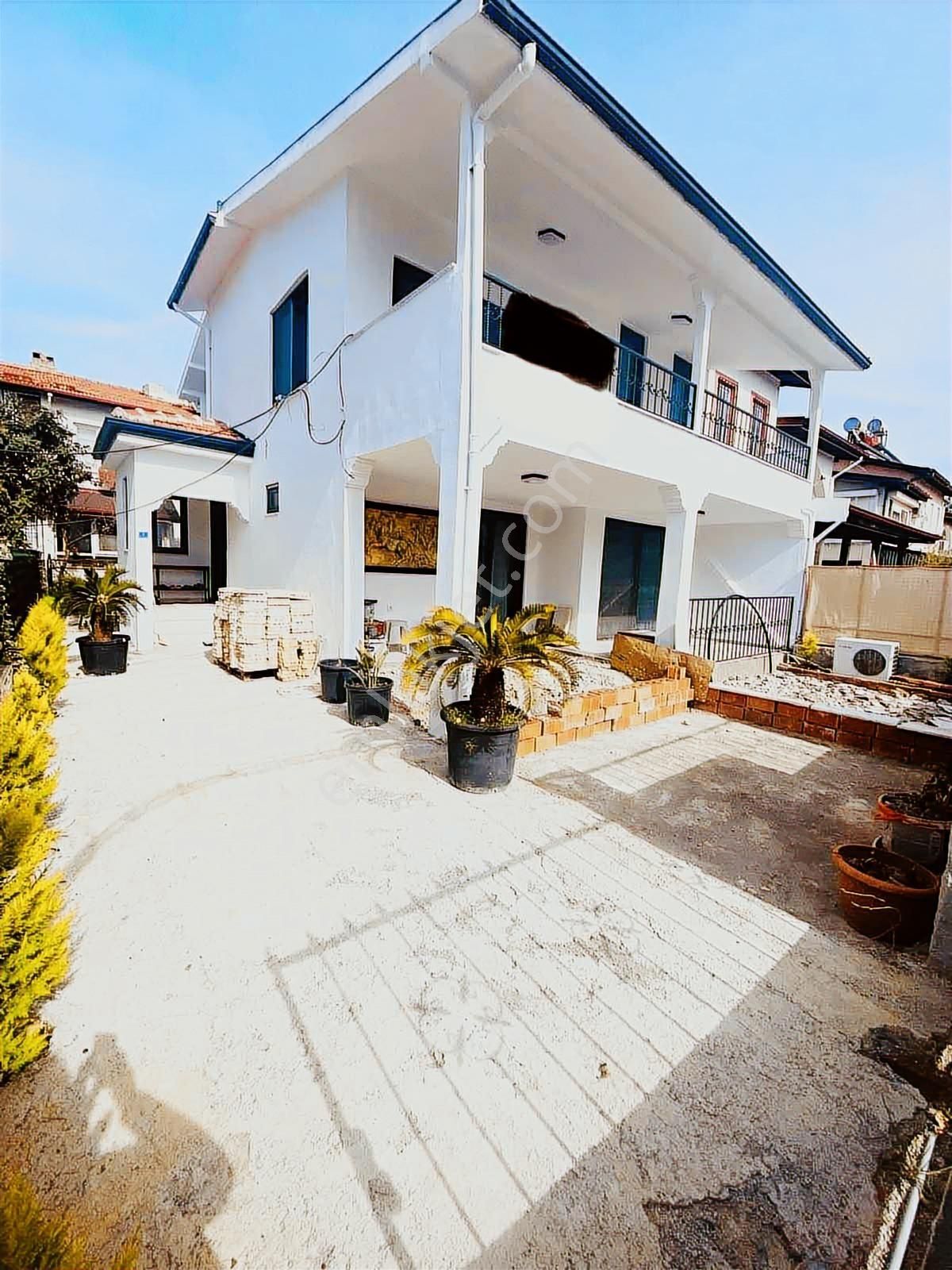 Dalaman Da Satılık 3+1 Geniş Eşyalı Villa