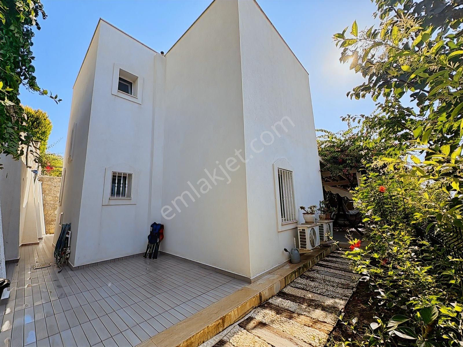 Gümüşlük'te Deniz Manzaralı Ve Bakımlı Villa - Görsel 30