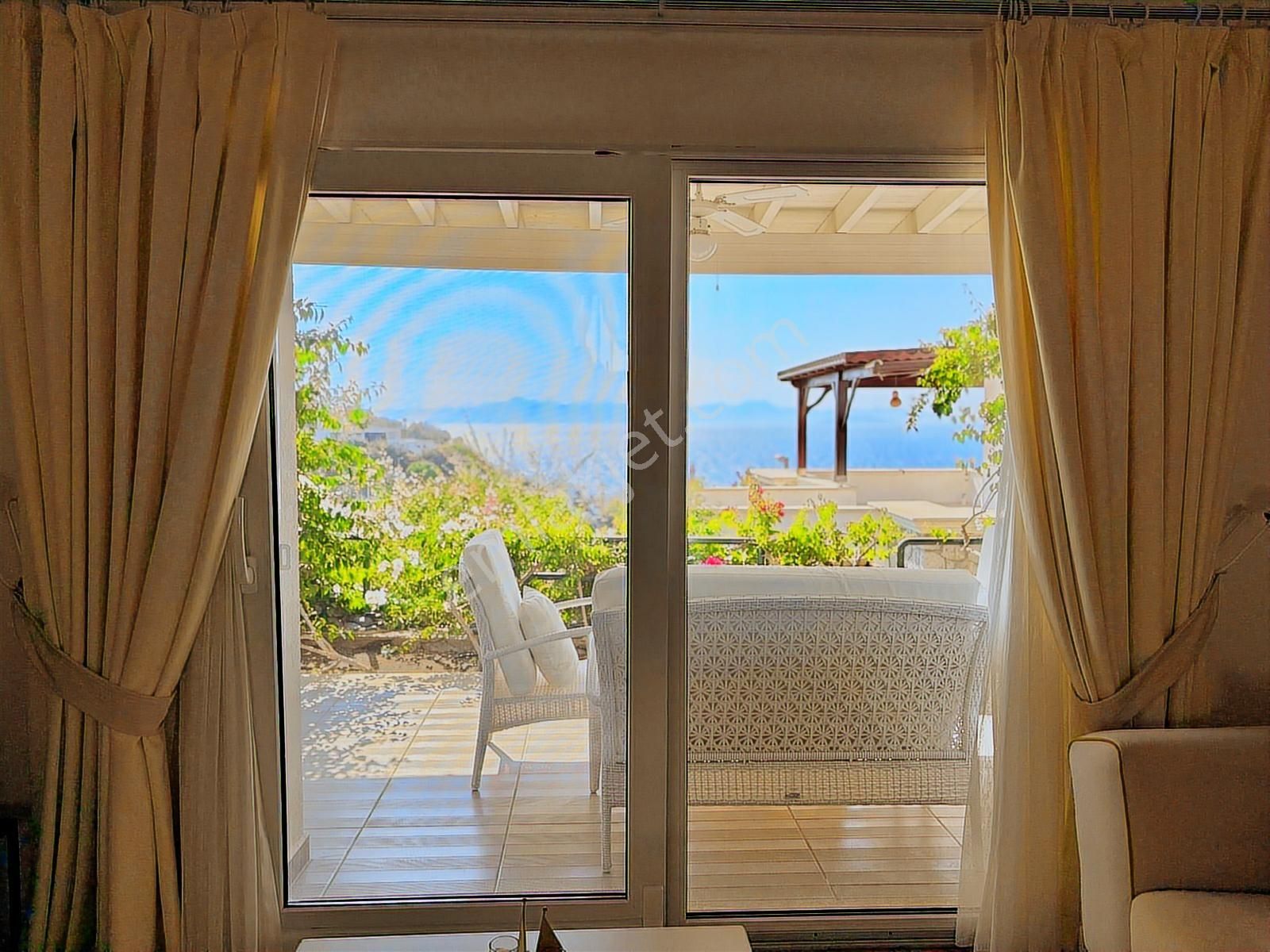 Gümüşlük'te Deniz Manzaralı Ve Bakımlı Villa - Görsel 4