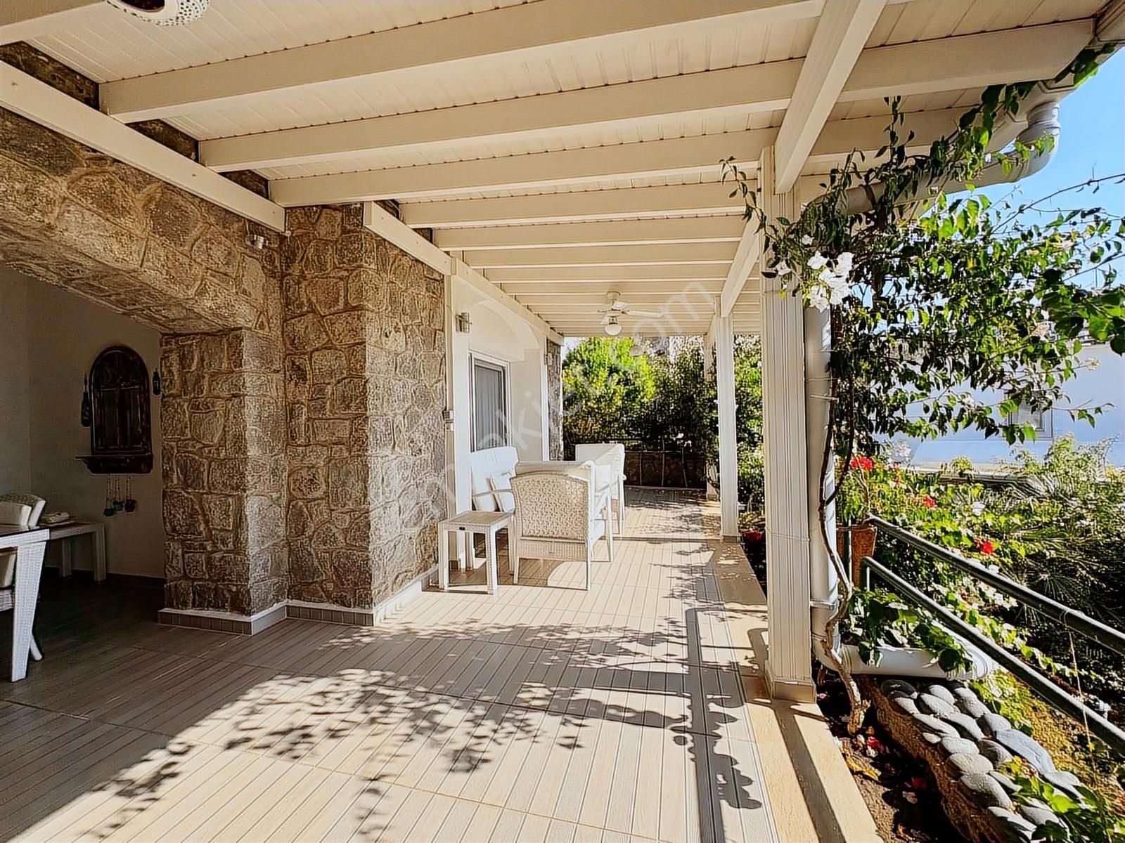 Gümüşlük'te Deniz Manzaralı Ve Bakımlı Villa - Görsel 16