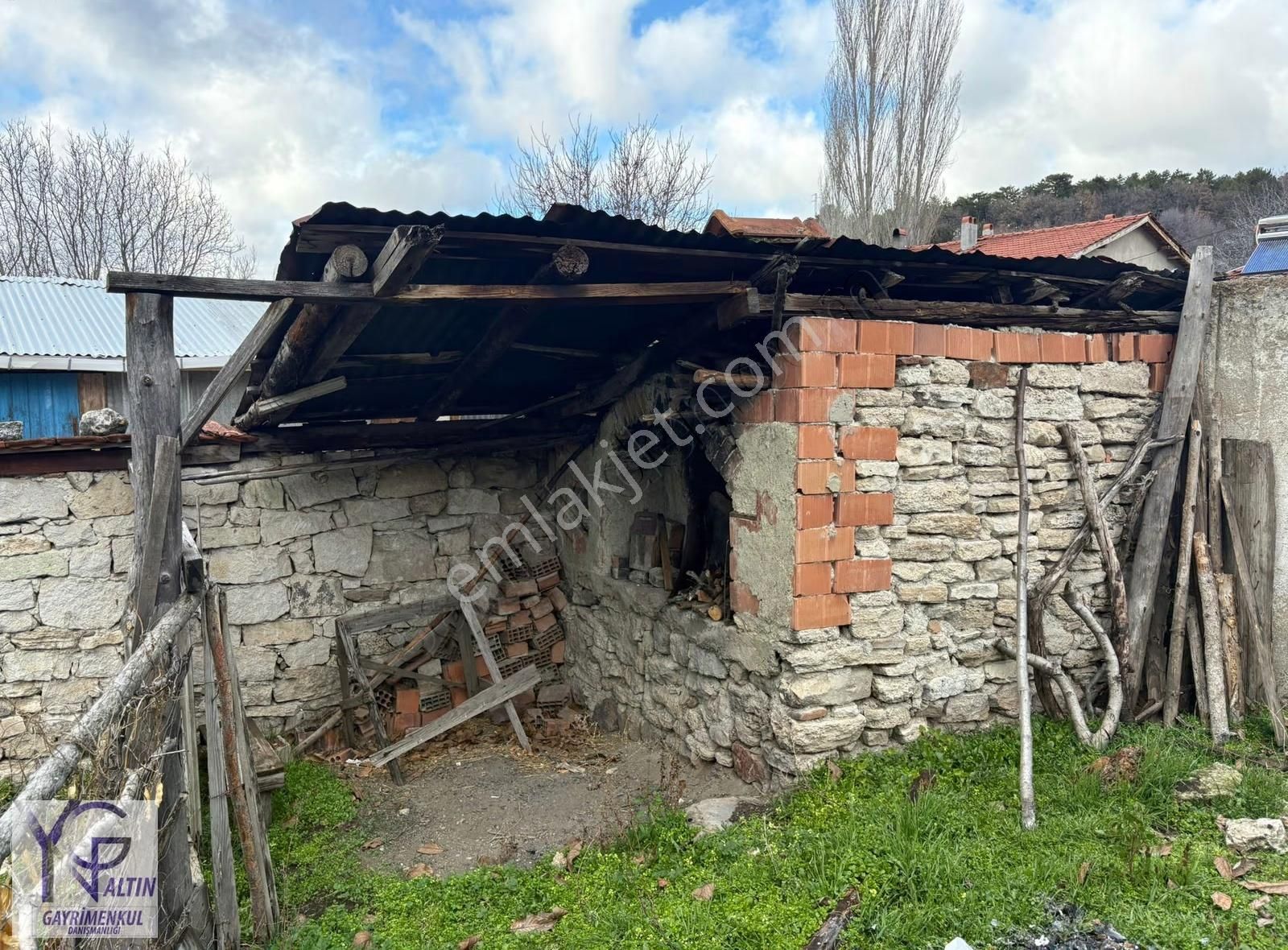 Yng Altın Kütahya Domaniçte Köyiçi İmarlı Satılık Köy Evi - Görsel 9
