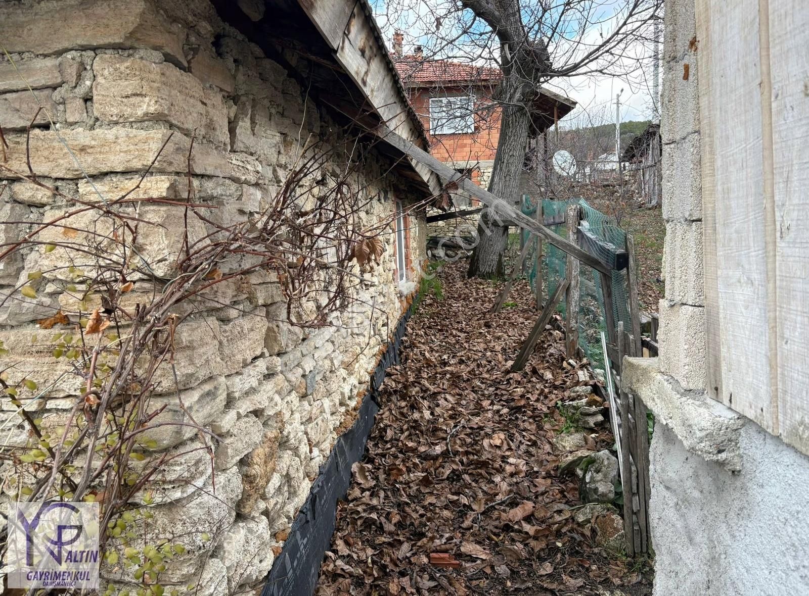 Yng Altın Kütahya Domaniçte Köyiçi İmarlı Satılık Köy Evi - Görsel 18