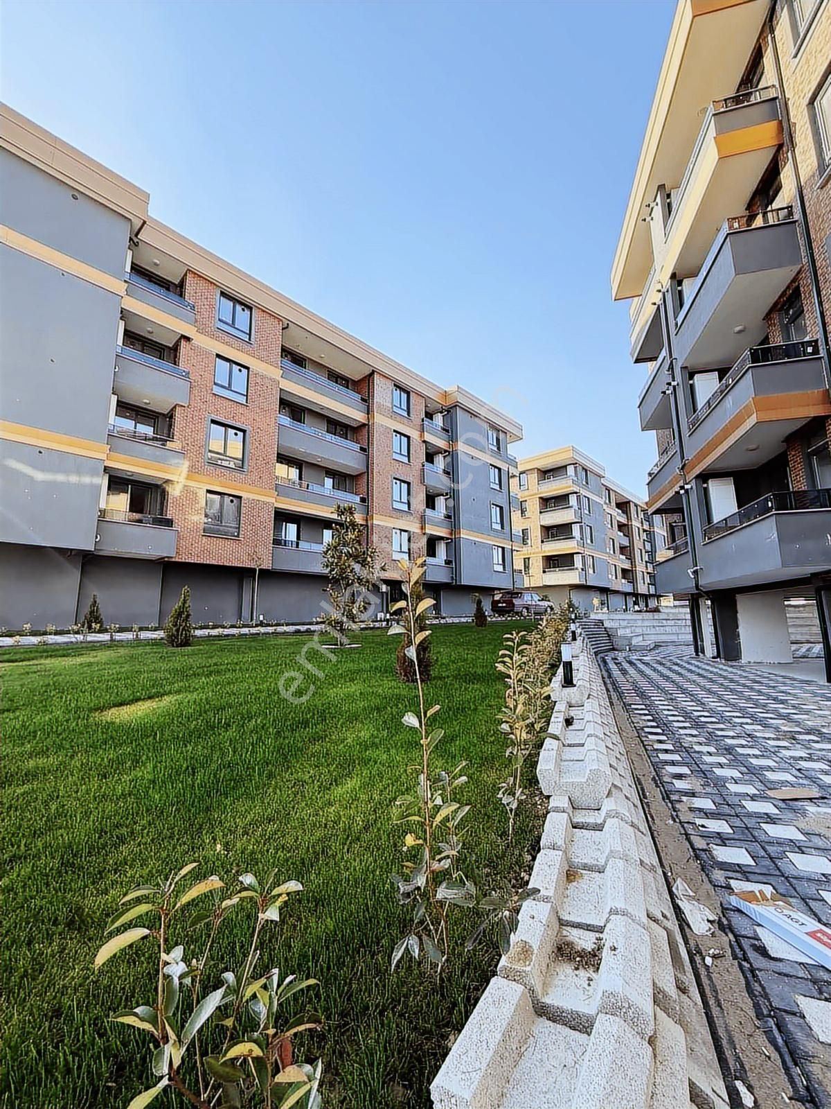 Ulucan'dan İnegöl Mobilyum Avm Civarı Lüks Havuzlu Site İçi 1+1 - Görsel 8