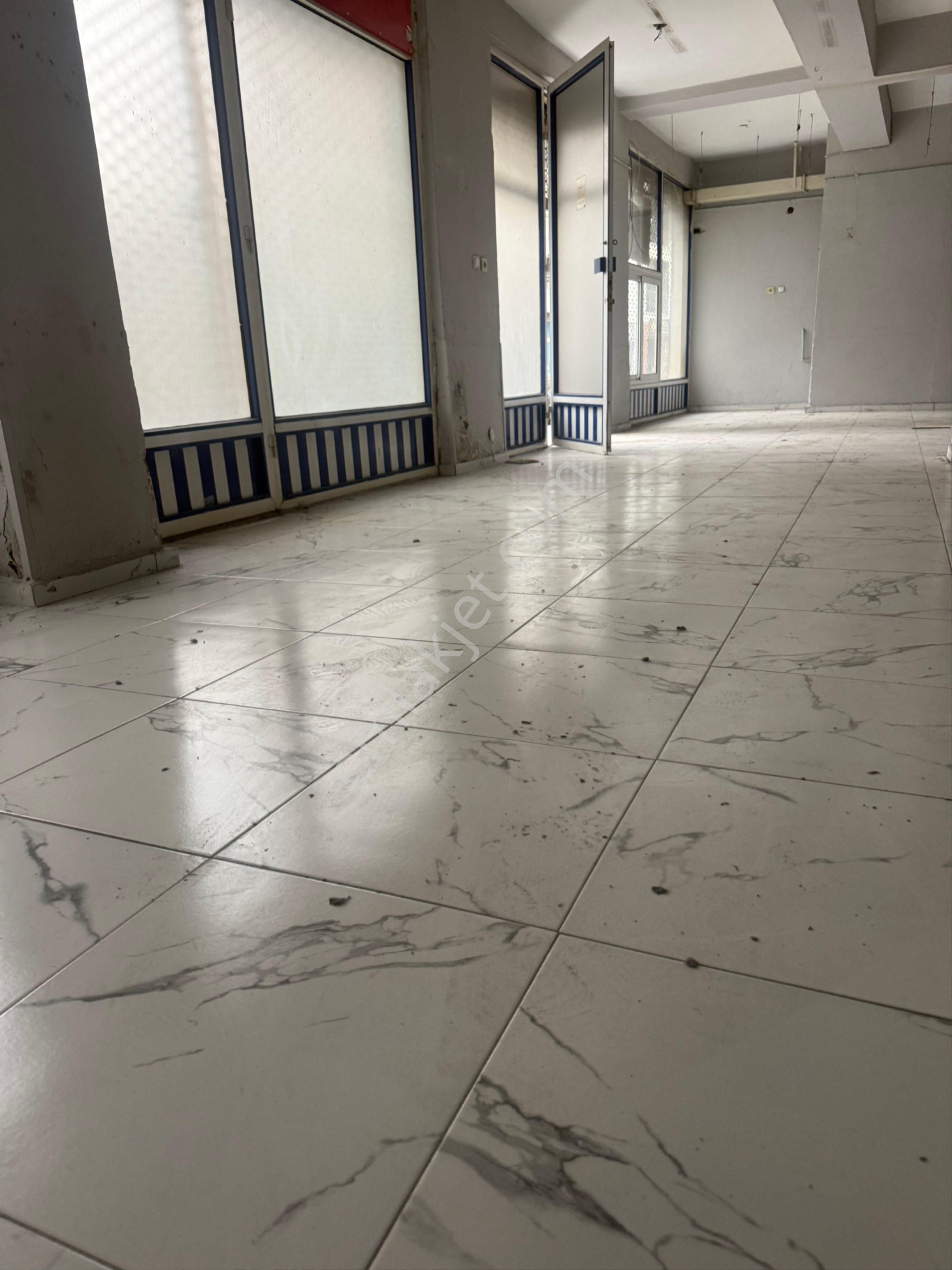 Sahibinden Bayraklı Çaymahallesi Kiralık Dükkan - Görsel 9