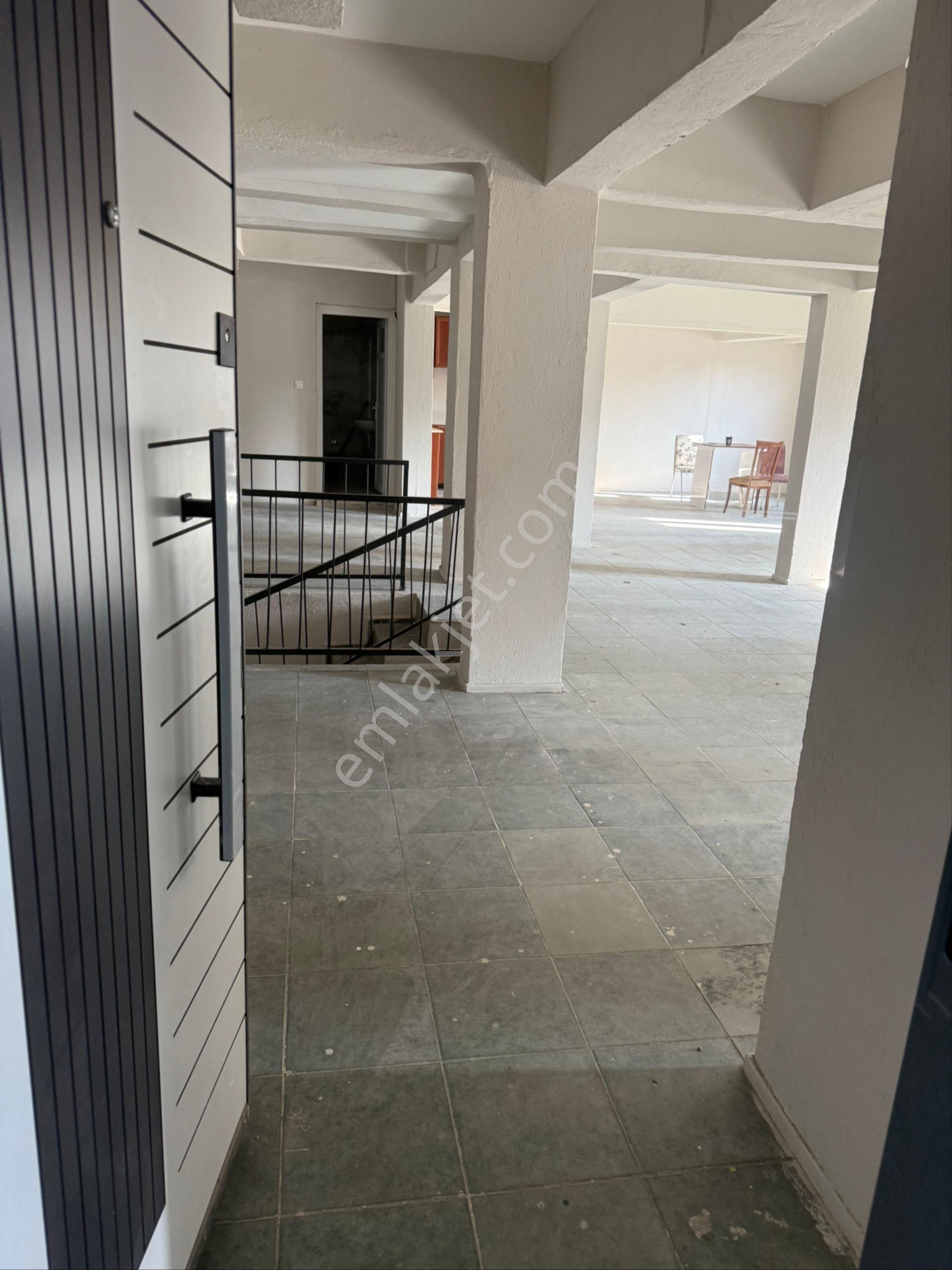 Sahibinden Bayraklı Çaymahallesi Kiralık Dükkan - Görsel 15