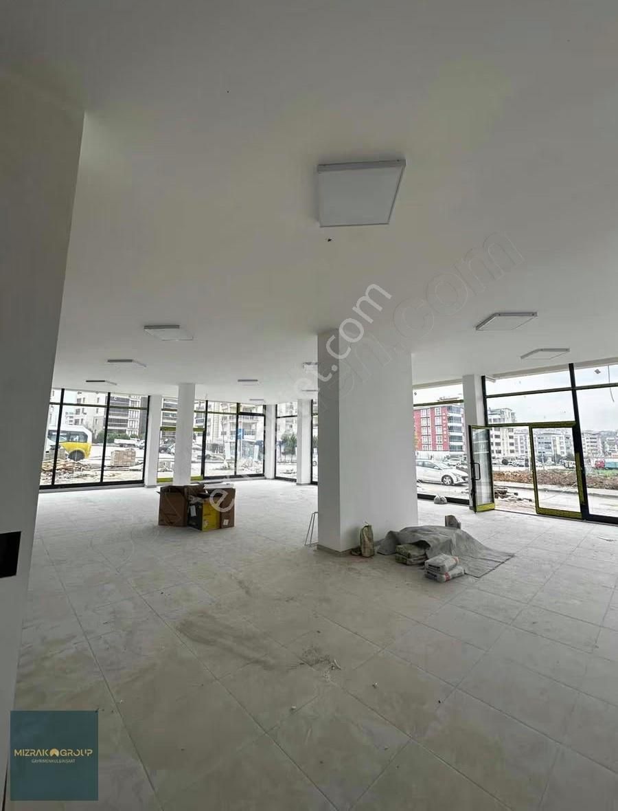 Bölgenin En Kullanışlı M. Akif Erdoy Caddesi 230 M2 Köşe Dükkan - Görsel 3