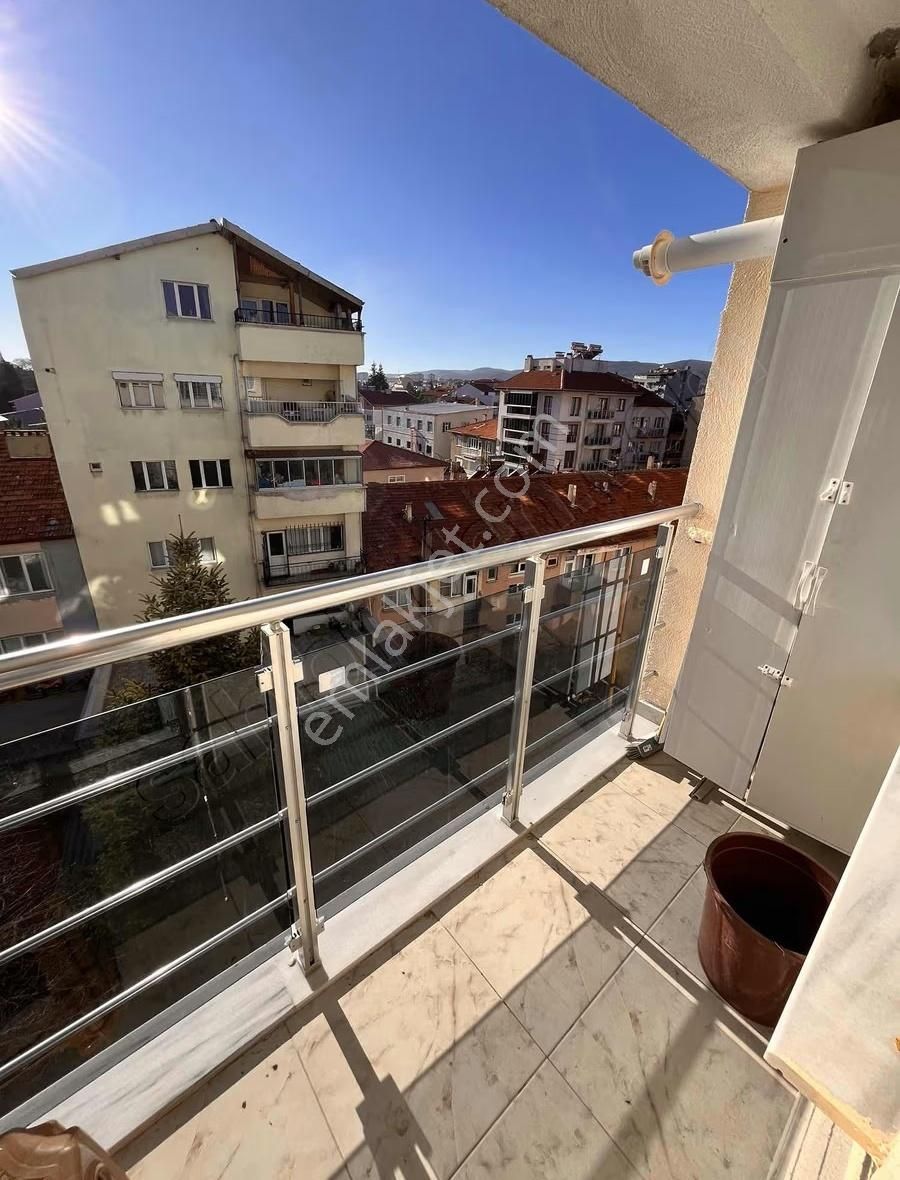 Banaz Merkezde 3 Adet 2+0 Apart Kiracılı Apart - Görsel 8