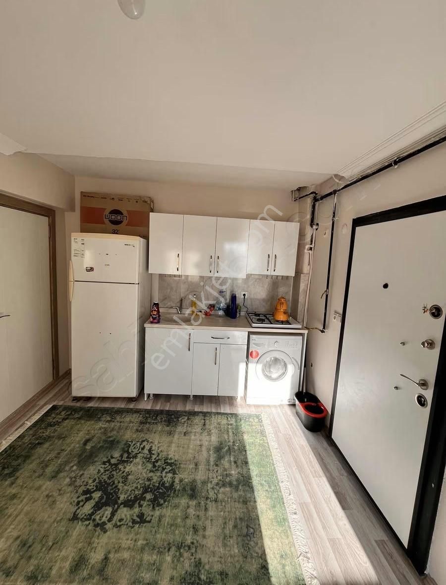 Banaz Merkezde 3 Adet 2+0 Apart Kiracılı Apart