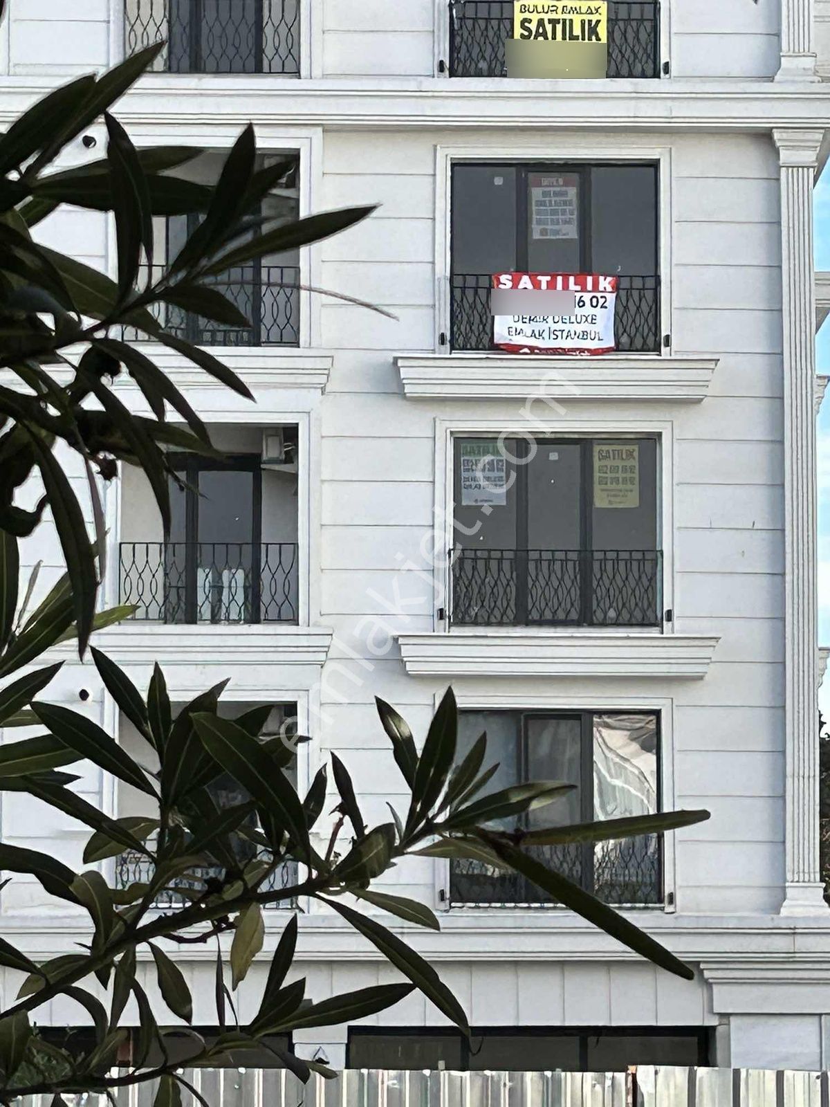 Demir Deluxe ___sahil Satılık Deluxe Daire___konum 10 Köşe Daire