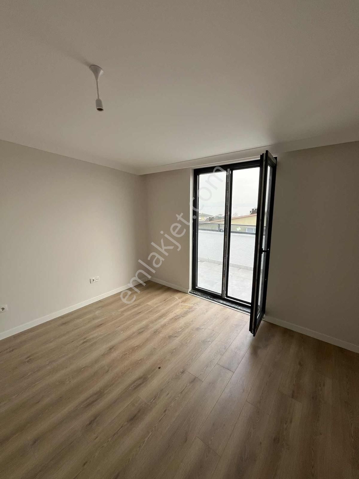 Darıcanın Merkezinde Lüks Deniz Manzaralı Dubleks - Görsel 11