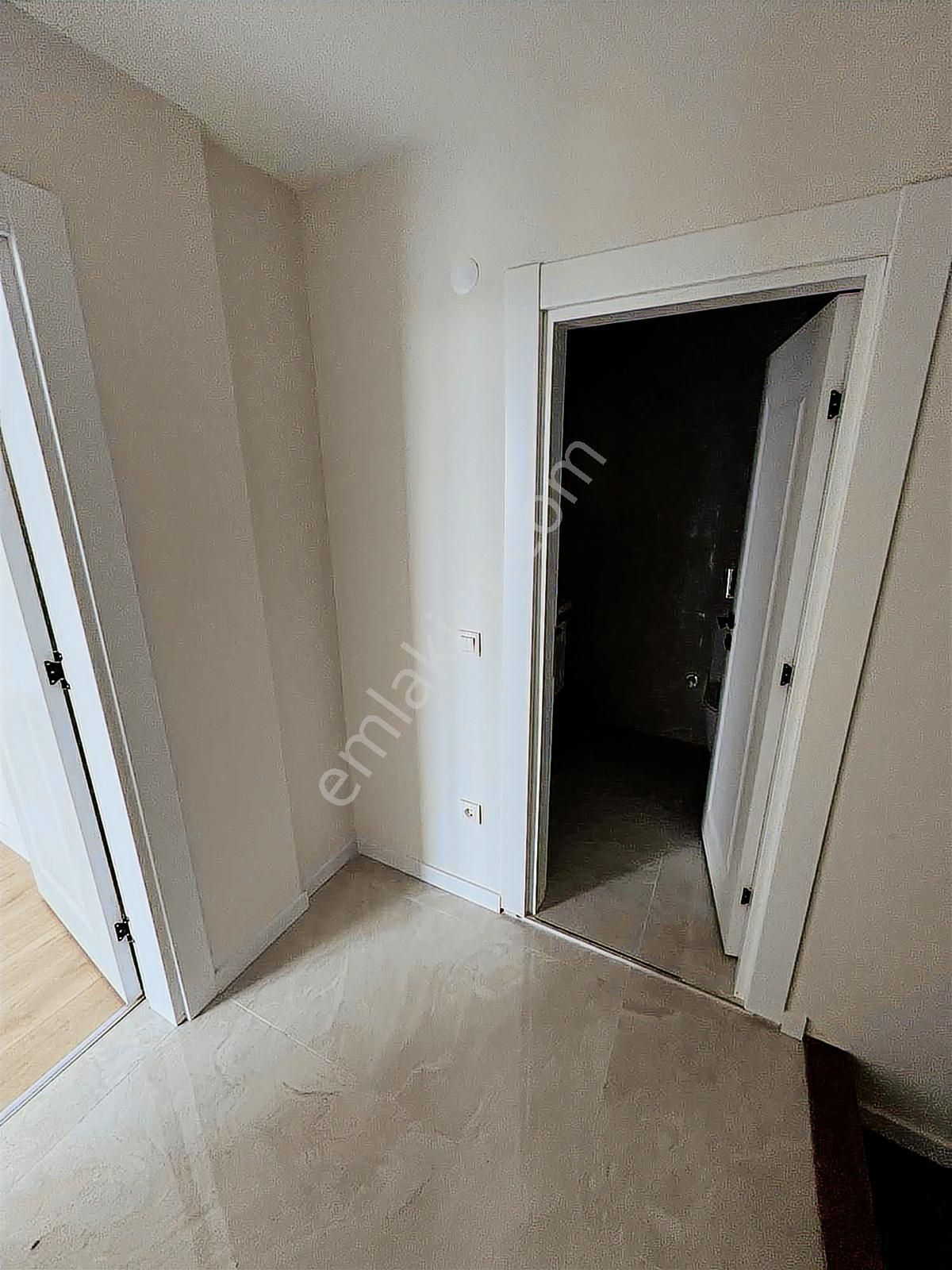 Darıcanın Merkezinde Lüks Deniz Manzaralı Dubleks - Görsel 13