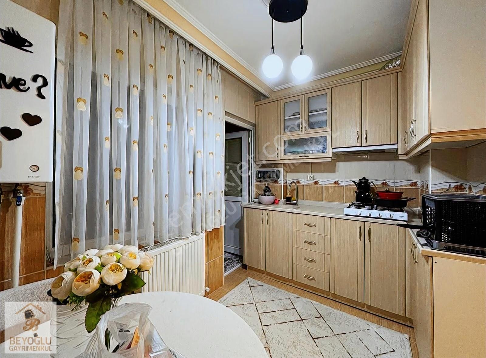 Beyoğlu'ndan Y.giriş Altında Daire Var E.banyolu 2+1 - Görsel 8