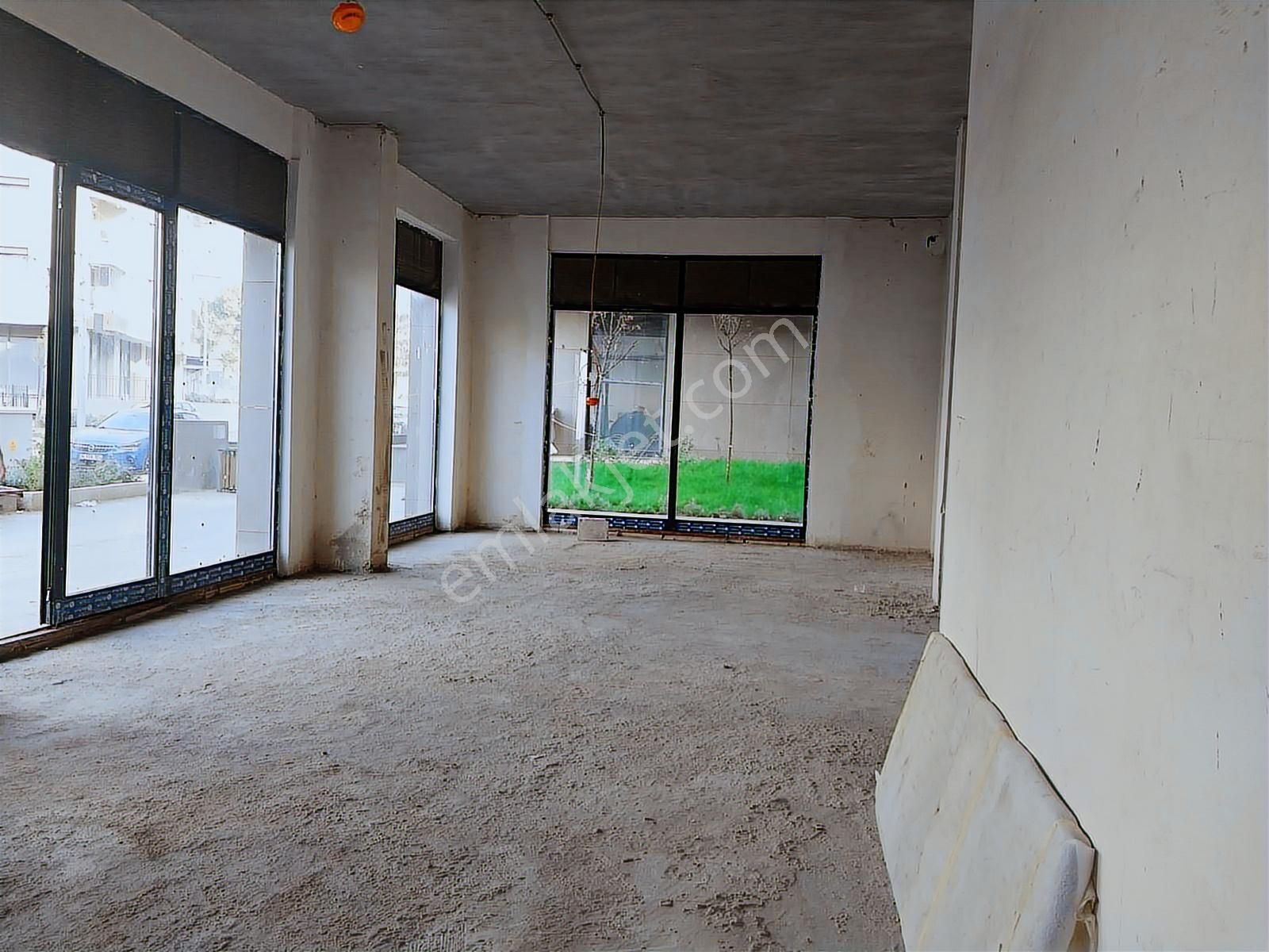 Yeni Açılacak Metroya Çok Yakın 100m2 Cadde Dükkan - Görsel 14