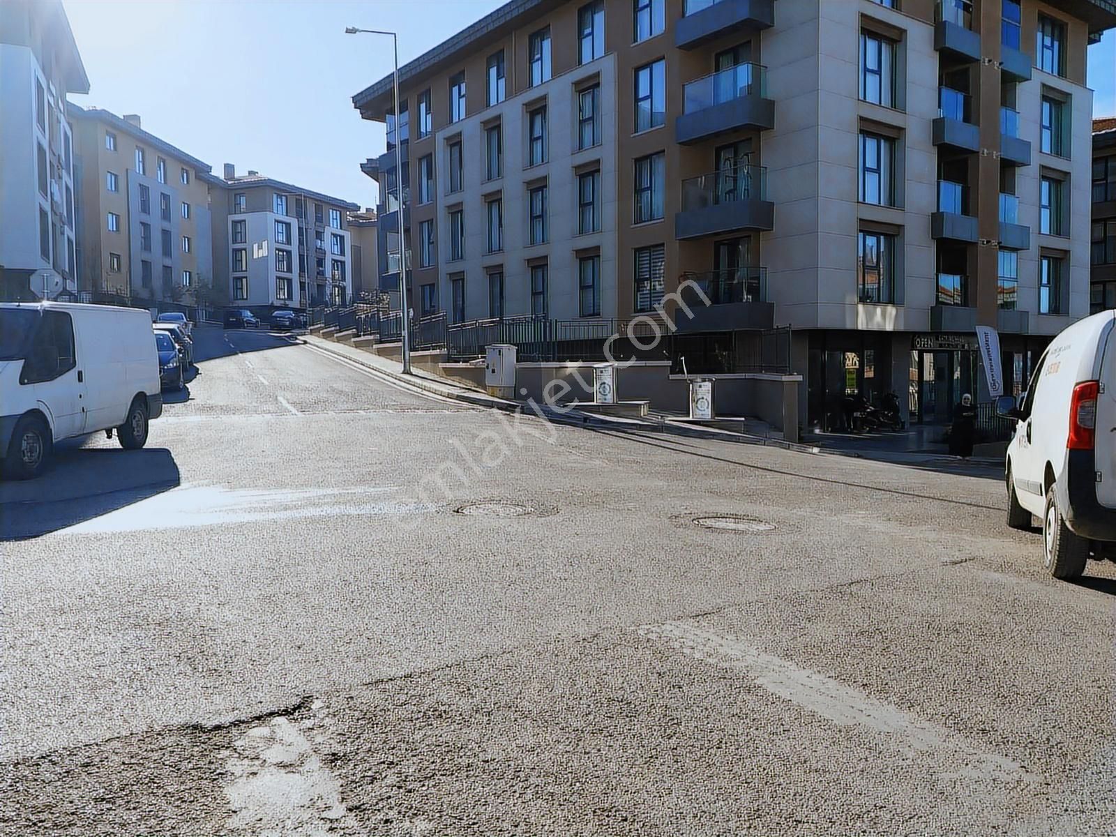 Yeni Açılacak Metroya Çok Yakın 100m2 Cadde Dükkan - Görsel 25