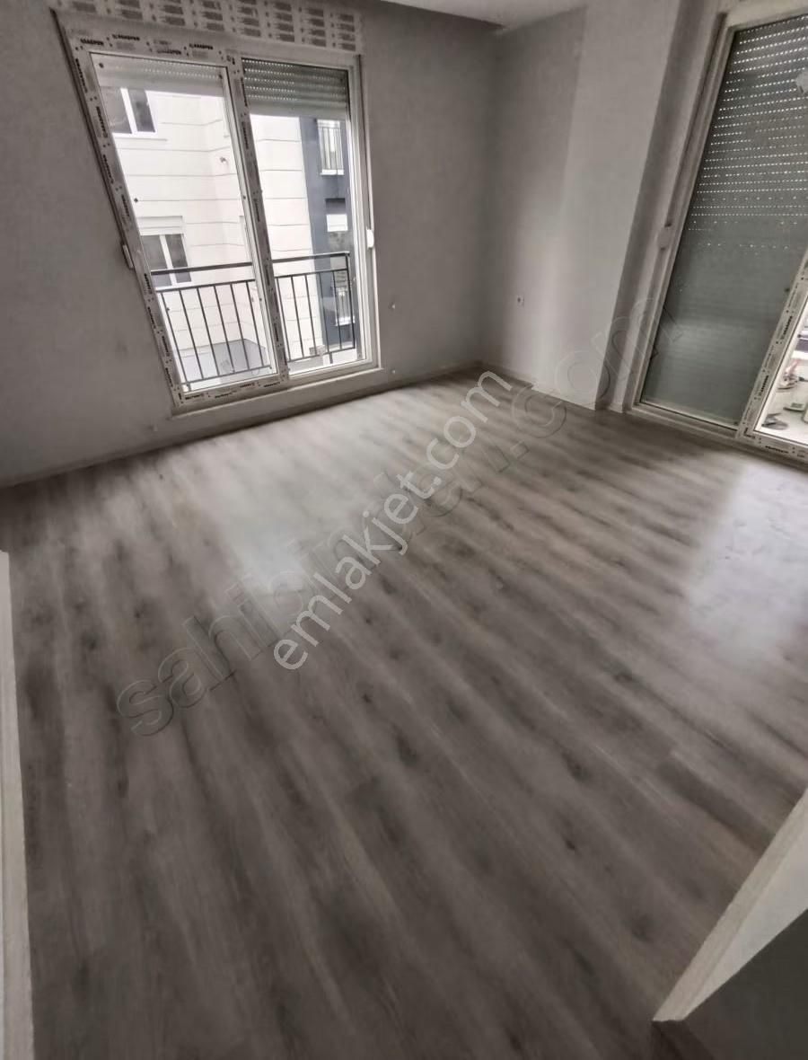 Erenköy Esentepe Mah.2+1 Herşeyi Ayrı 3. Kat Gb Cephe Daire - Görsel 8