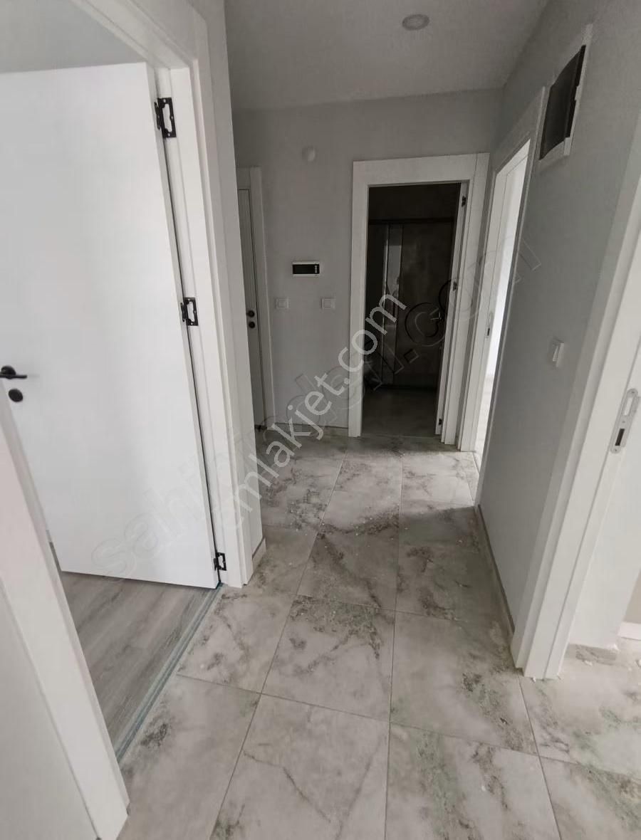 Erenköy Esentepe Mah.2+1 Herşeyi Ayrı 3. Kat Gb Cephe Daire - Görsel 7