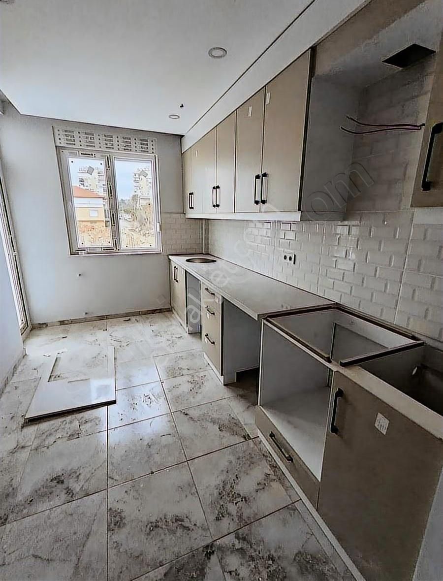 Erenköy Esentepe Mah.2+1 Herşeyi Ayrı 3. Kat Gb Cephe Daire - Görsel 25