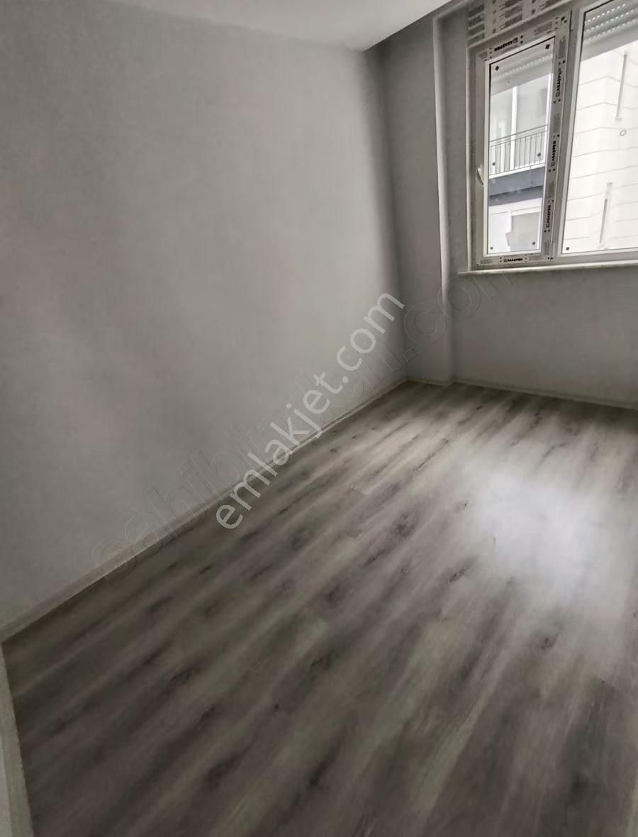 Erenköy Esentepe Mah.2+1 Herşeyi Ayrı 3. Kat Gb Cephe Daire - Görsel 12